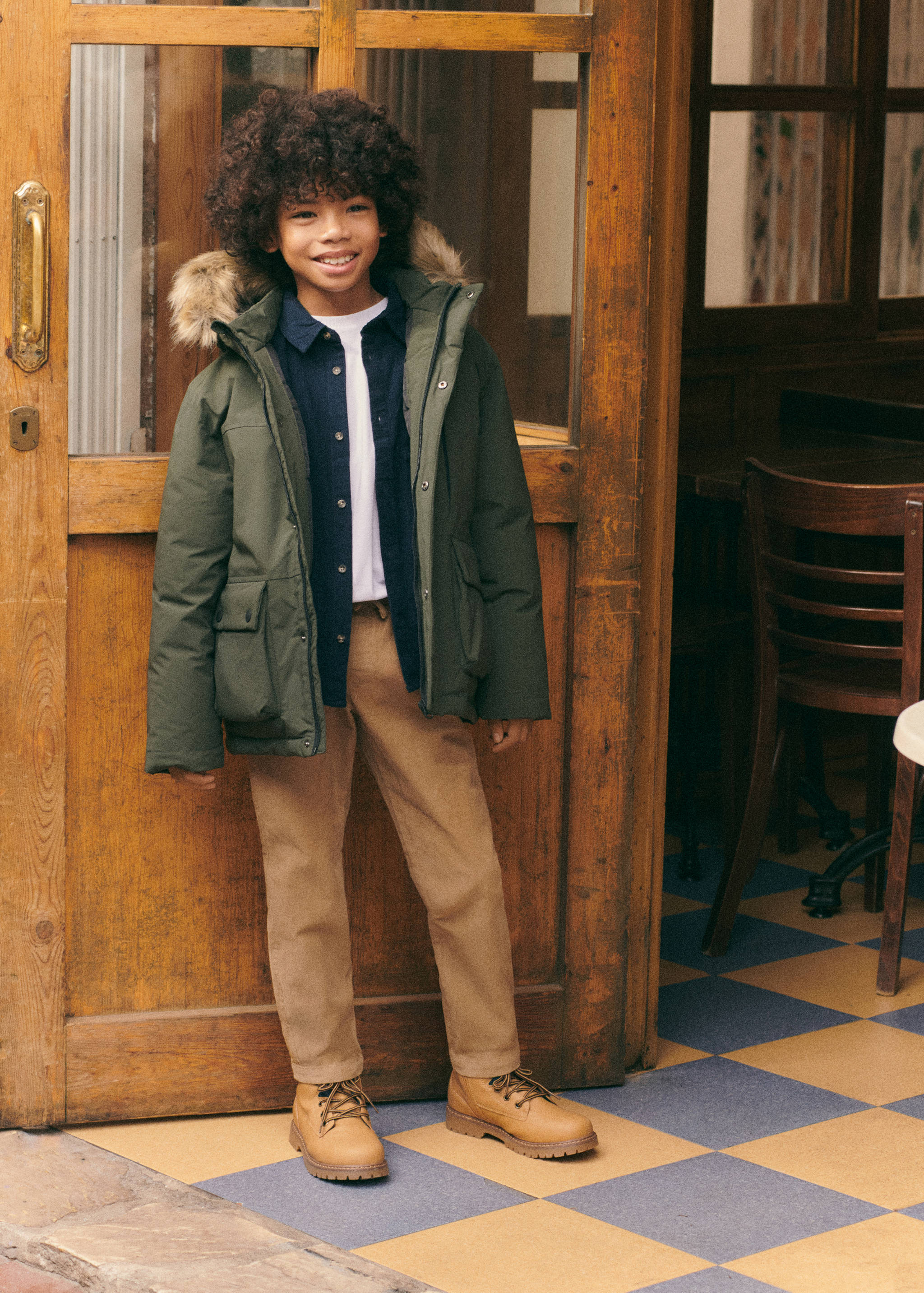 Corduroy trousers with elastic waist - Details of the article 5