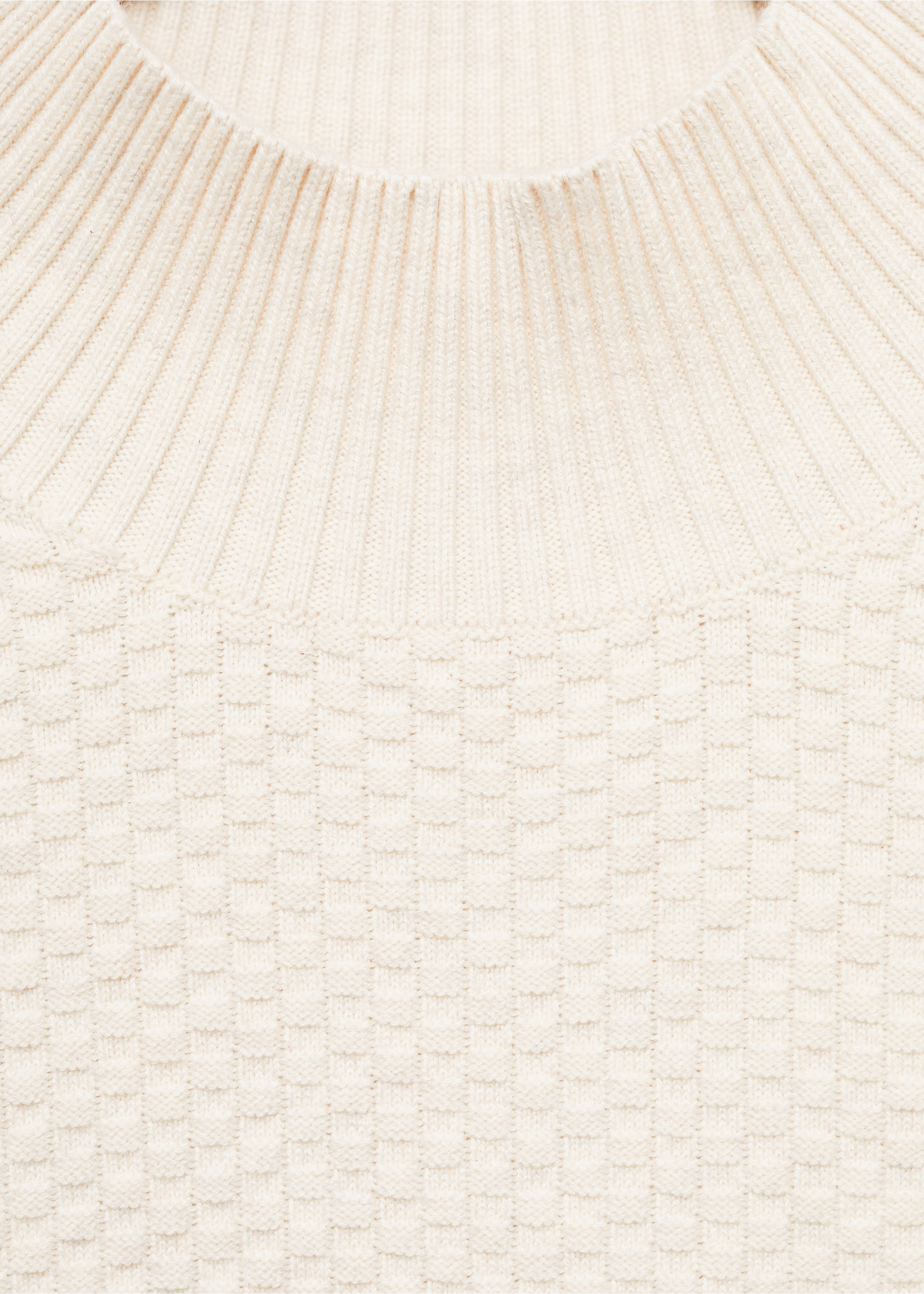 Cotton sweater with perkins-neck  structure - Details of the article 8, Sand. Ref: 77007943-00.