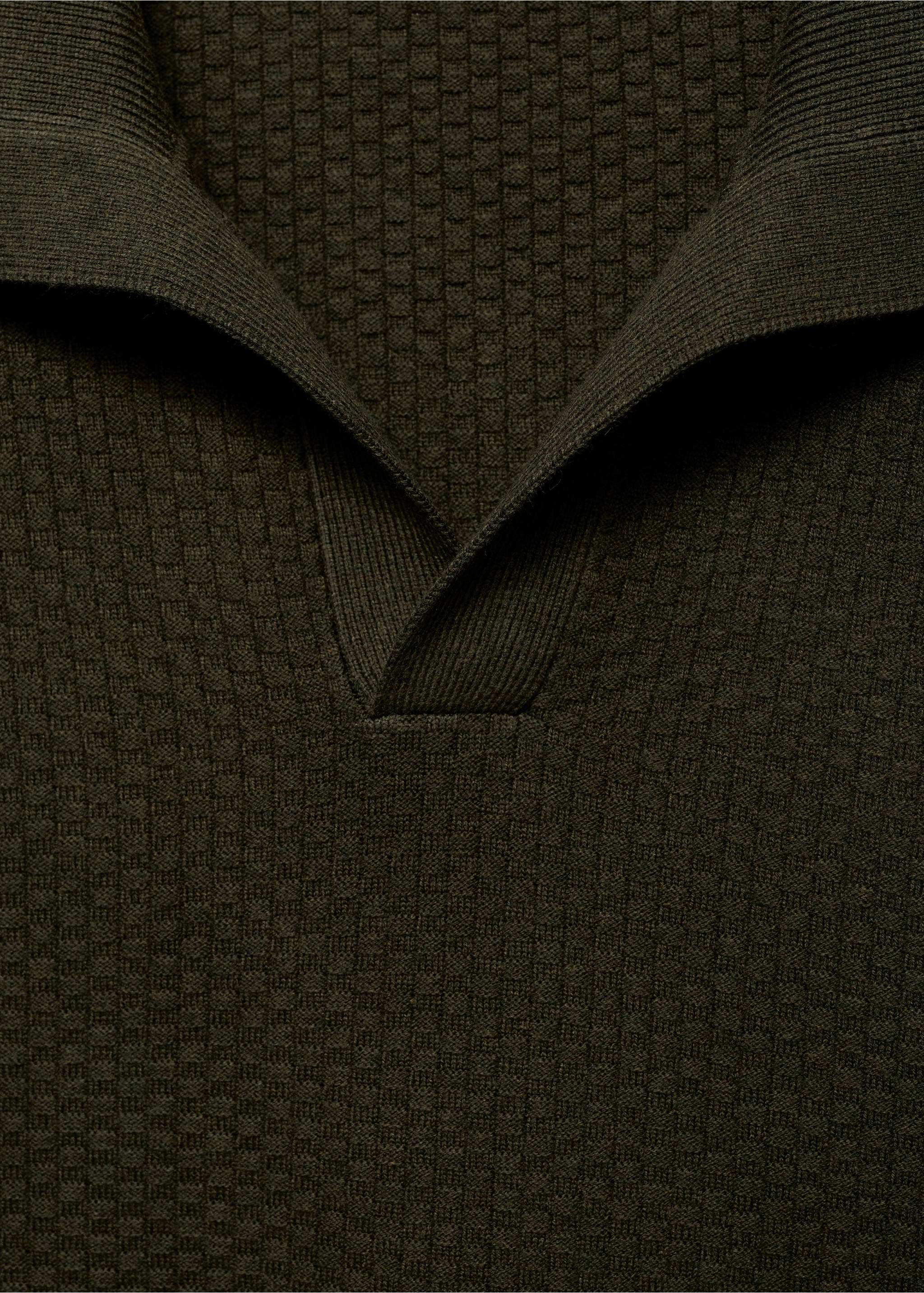 Cotton-blend structured polo sweater - Details of the article 8, Khaki. Ref: 77007944-00.
