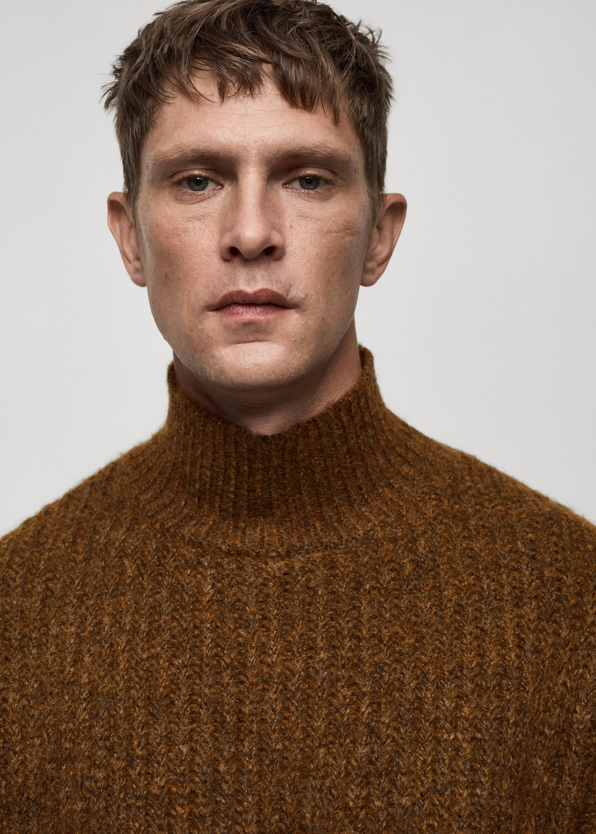 Gerippter Pullover mit halbhohem Kragen - Detail des Artikels 1