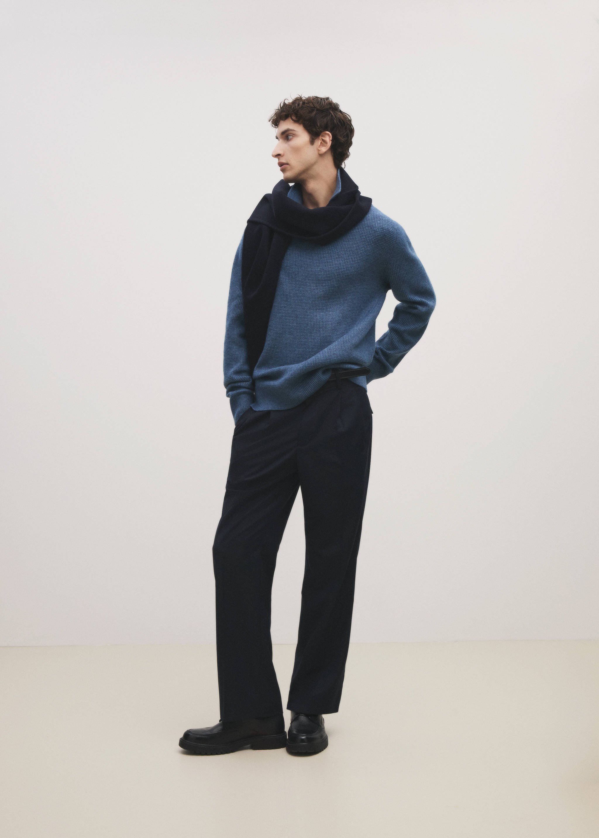 Knitted structured check polo sweater - Details of the article 5