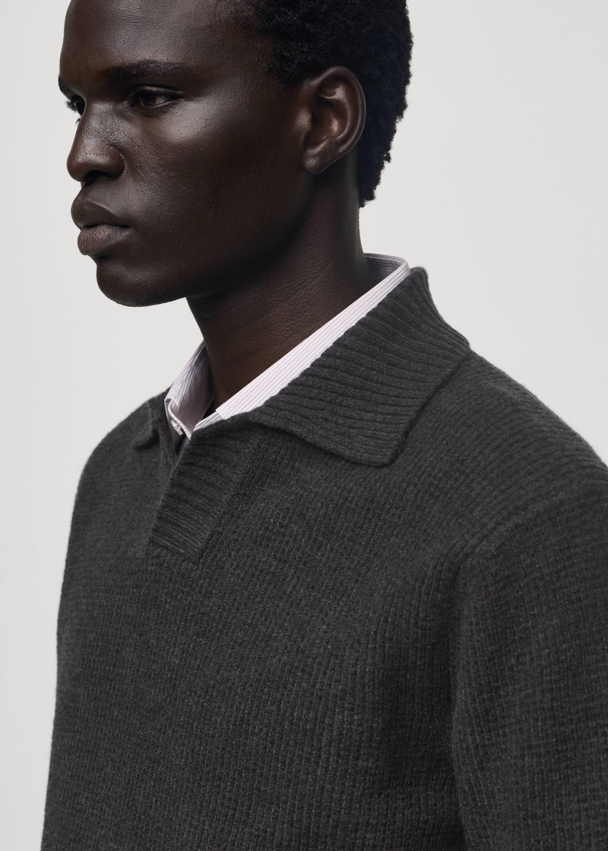 Knitted structured check polo sweater - Details of the article 1