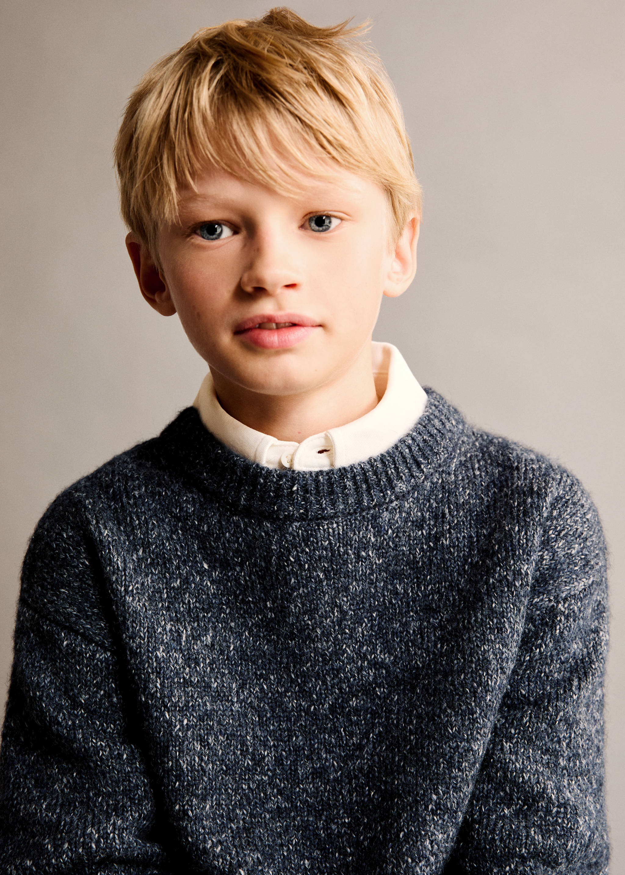 Round-neck knitted sweater - Details of the article 1