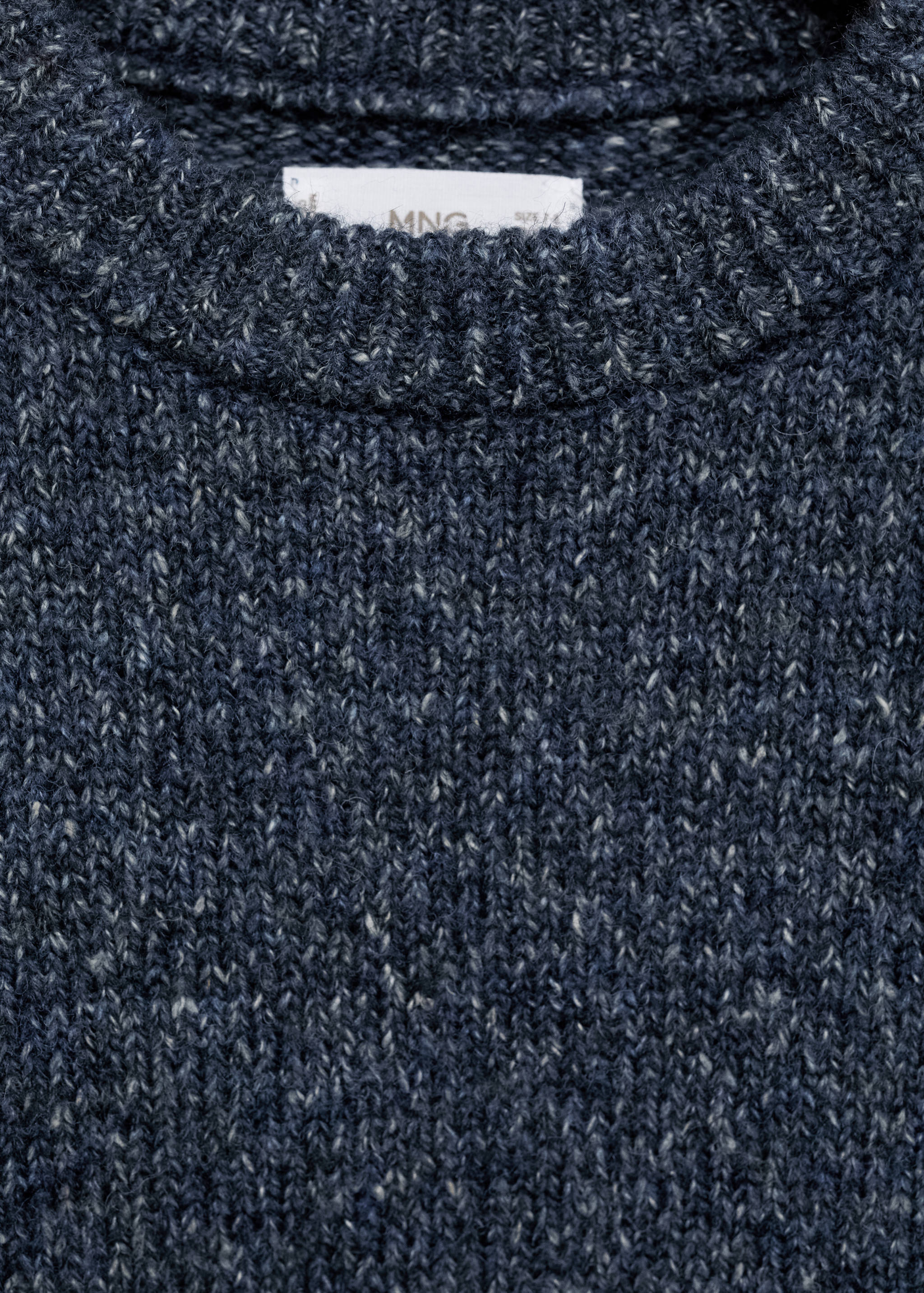 Round-neck knitted sweater - Details of the article 8