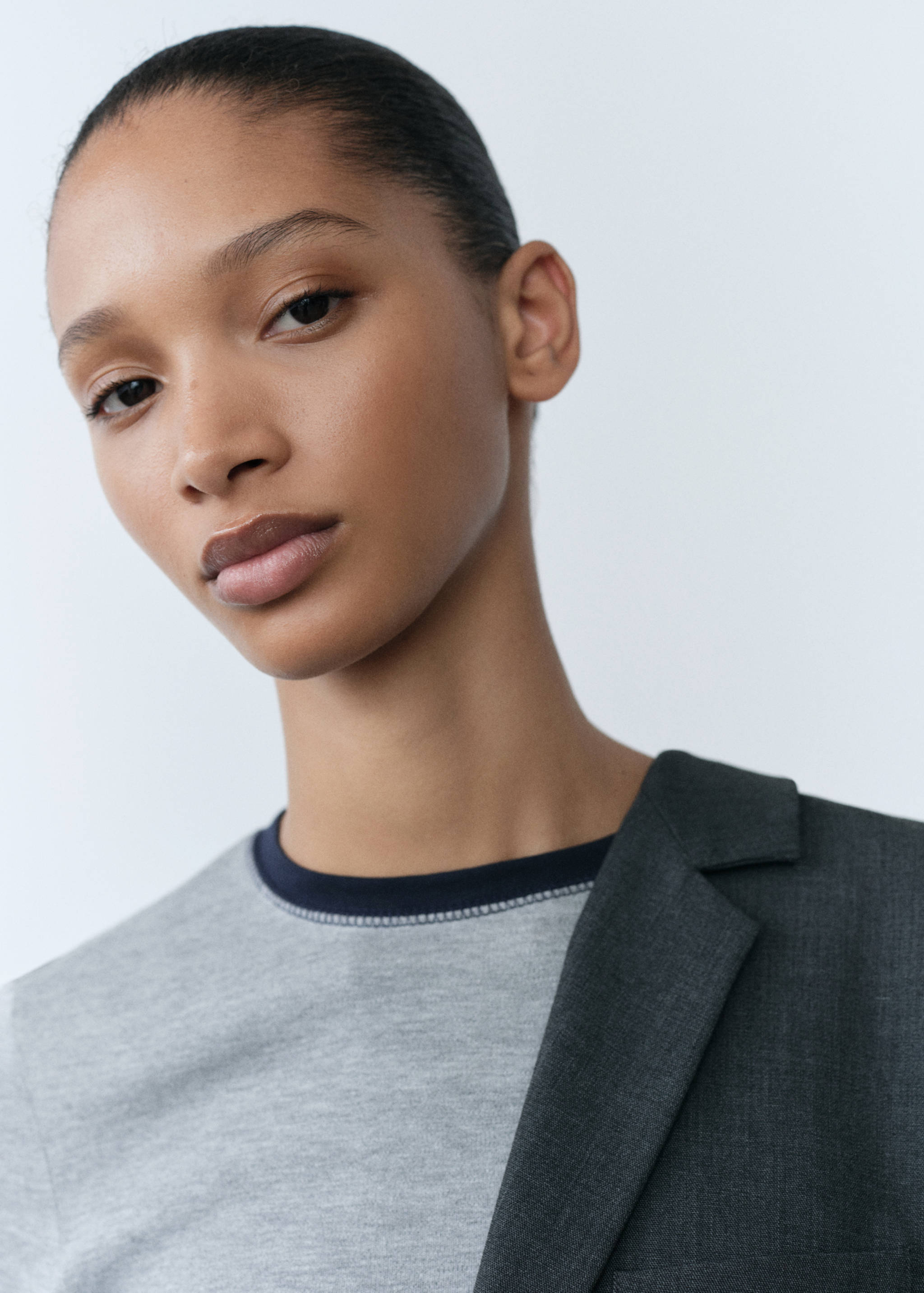 Cotton t-shirt with contrasting panels - Details of the article 1