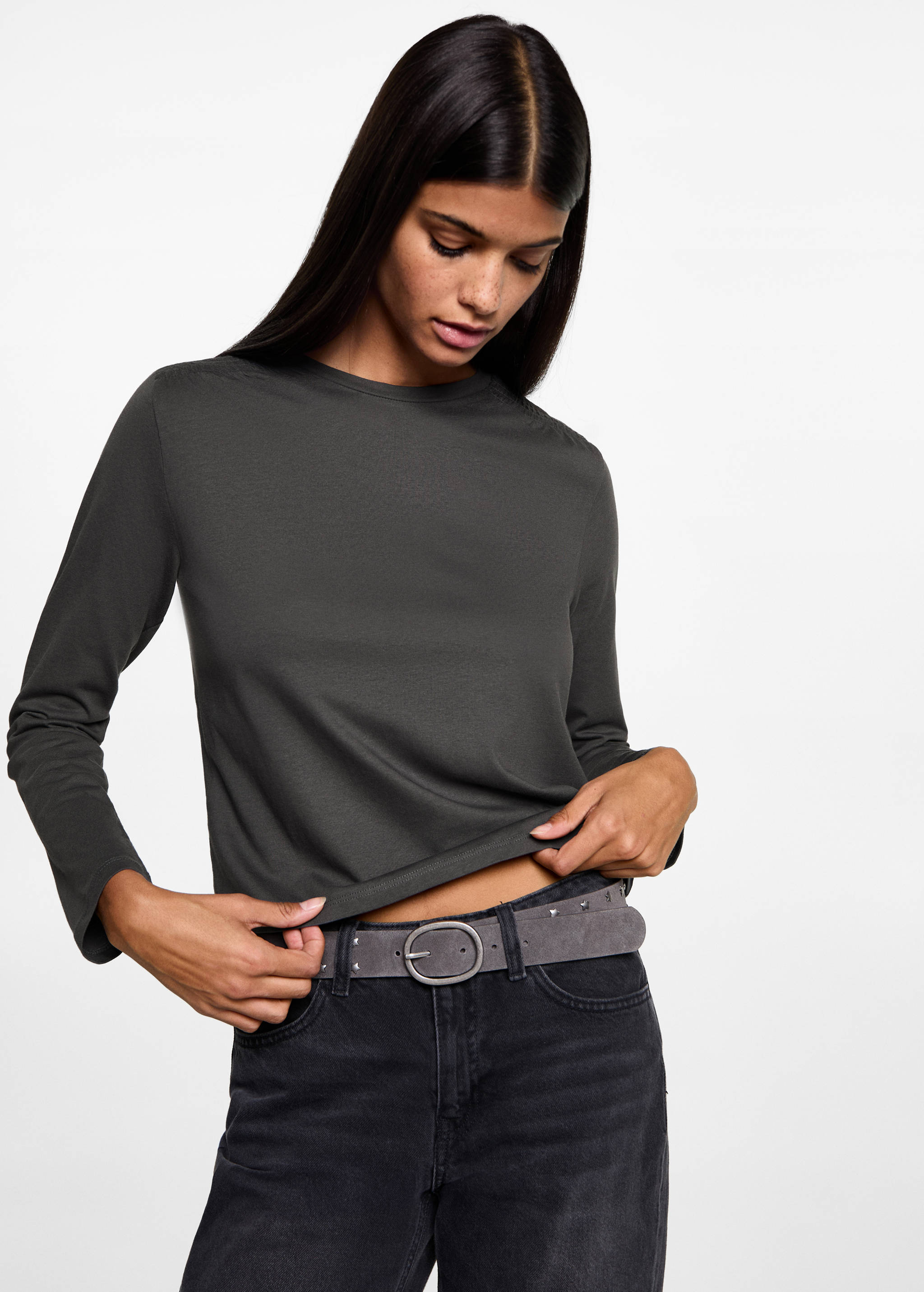 T-shirt détails froncés - Plan moyen