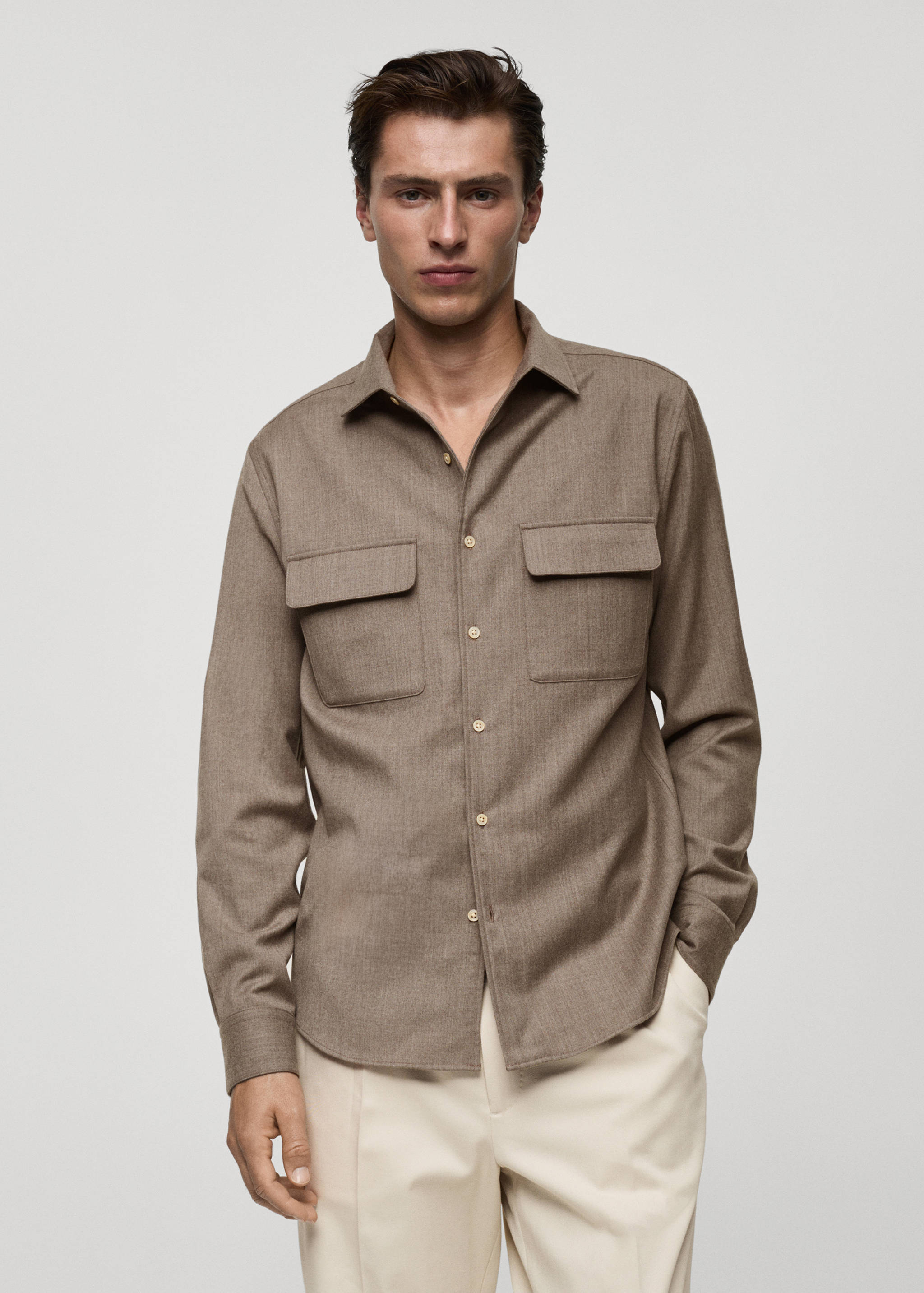 Camisa 100% lana bolsillos - Plano medio