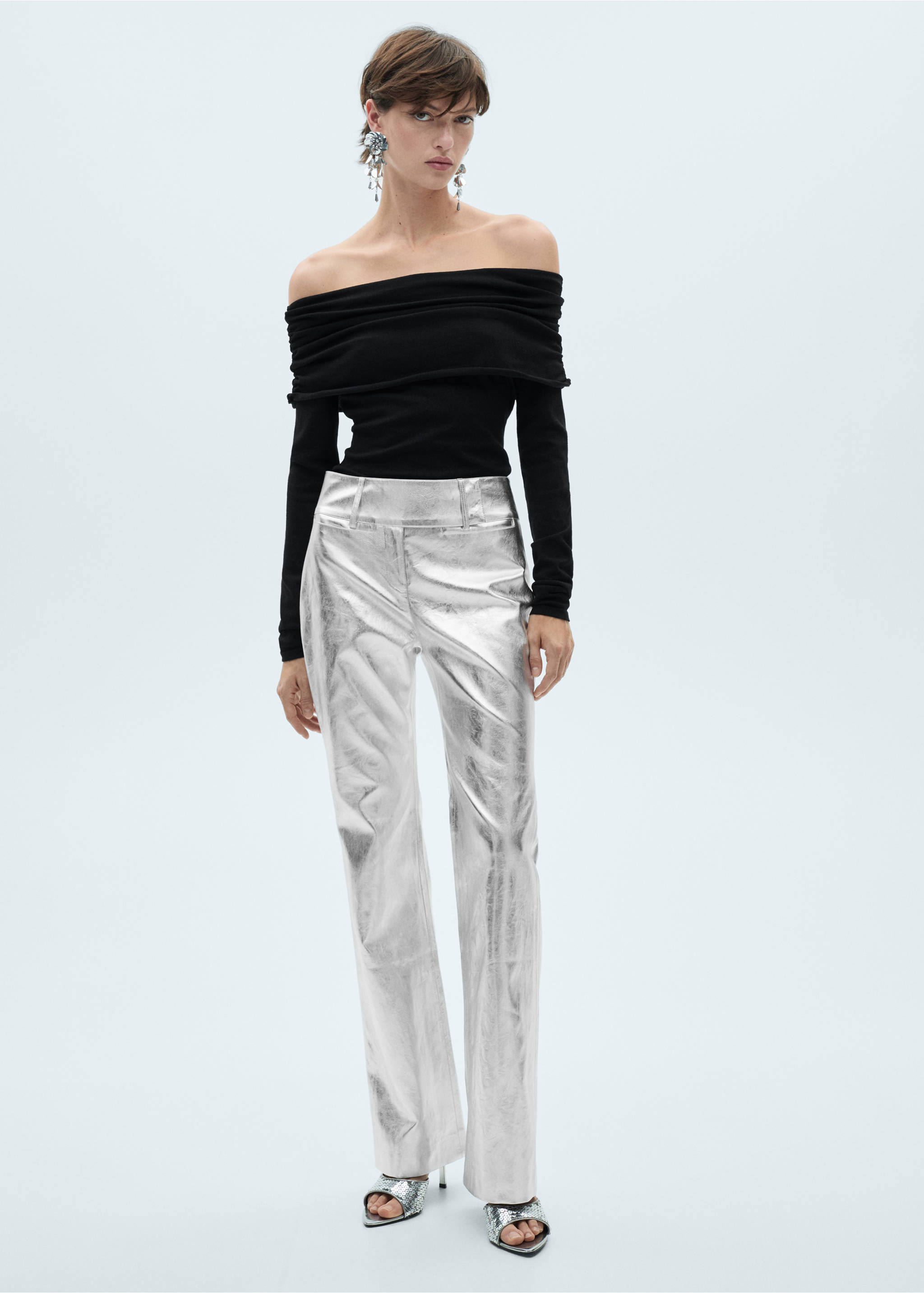 Metallic straight-fit trousers - General plane, Silver. Ref: 77009040-00.
