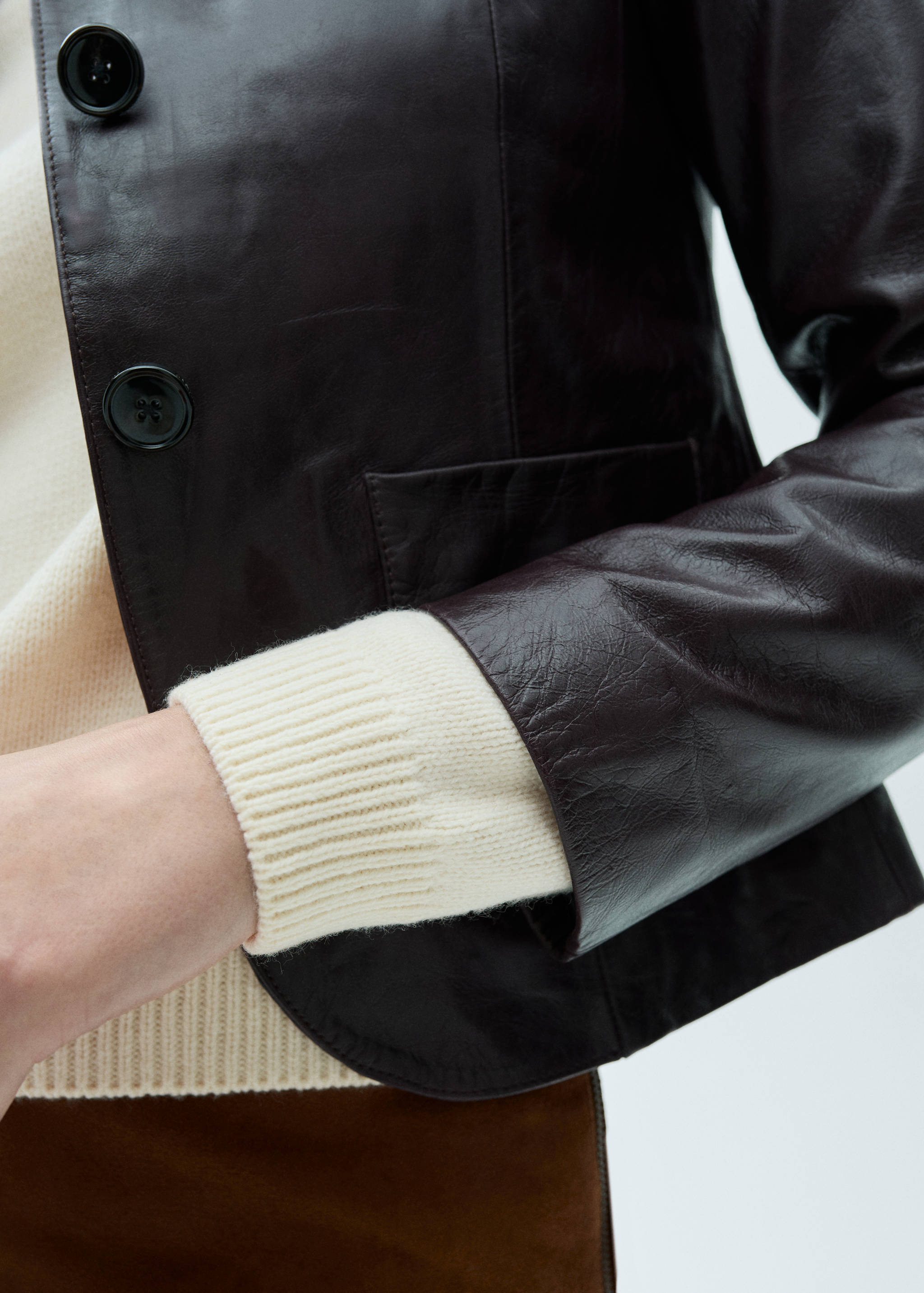 Rounded neck wool sweater - Details of the article 6