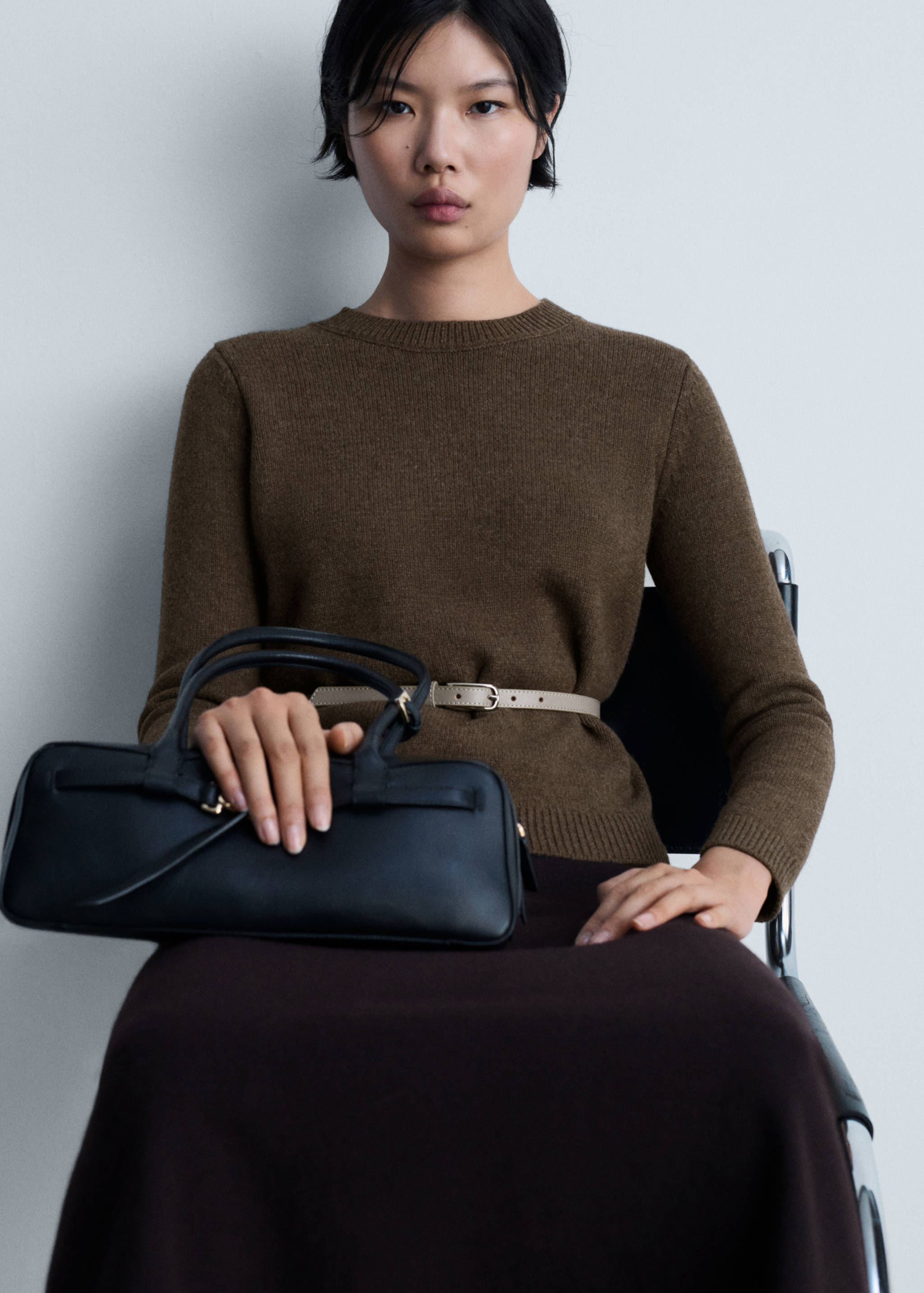 Rounded neck wool sweater - Medium plane