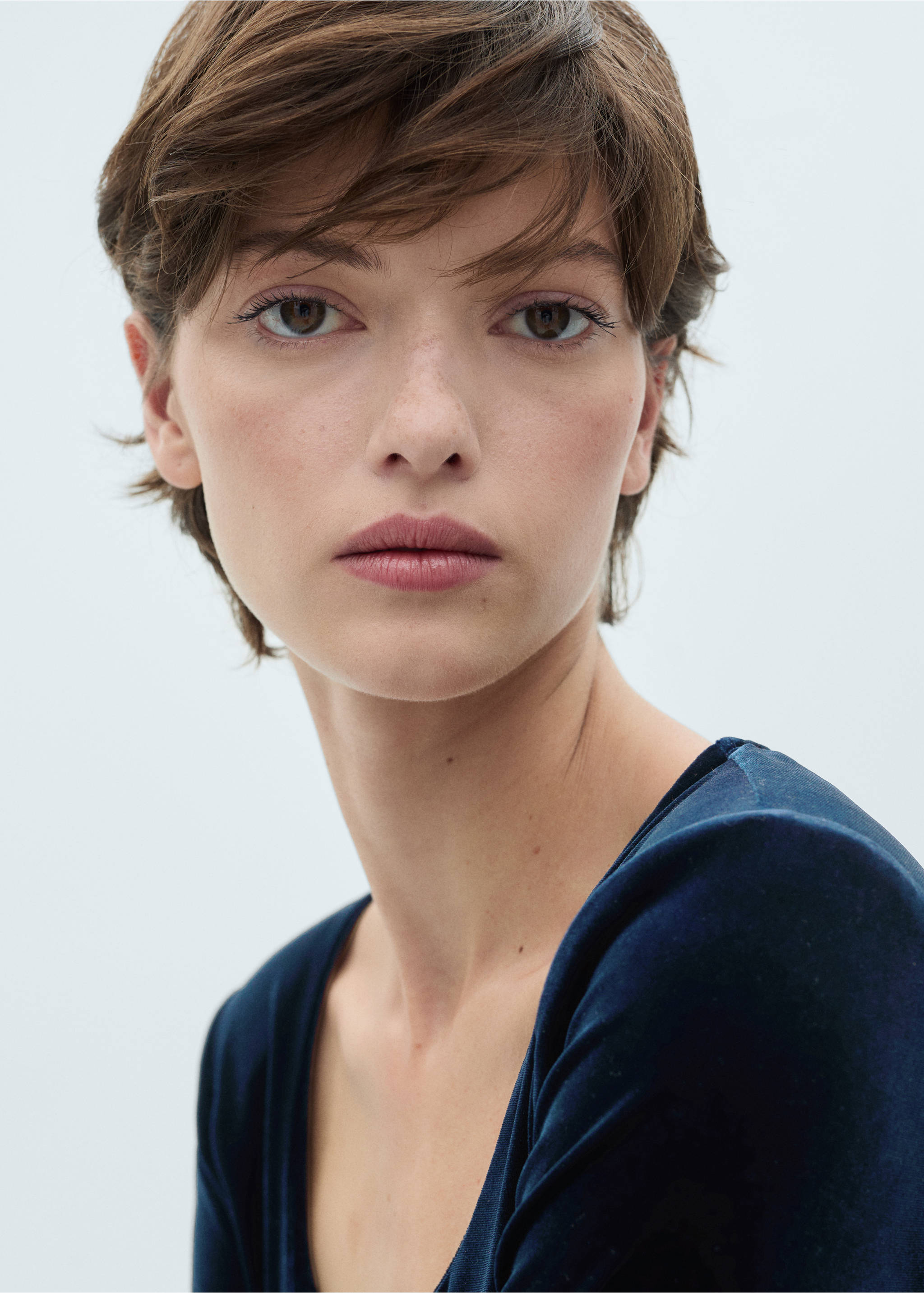 Camiseta terciopelo escotada - Detalle del artículo 1, Azul noche. Ref: 77009084-00.