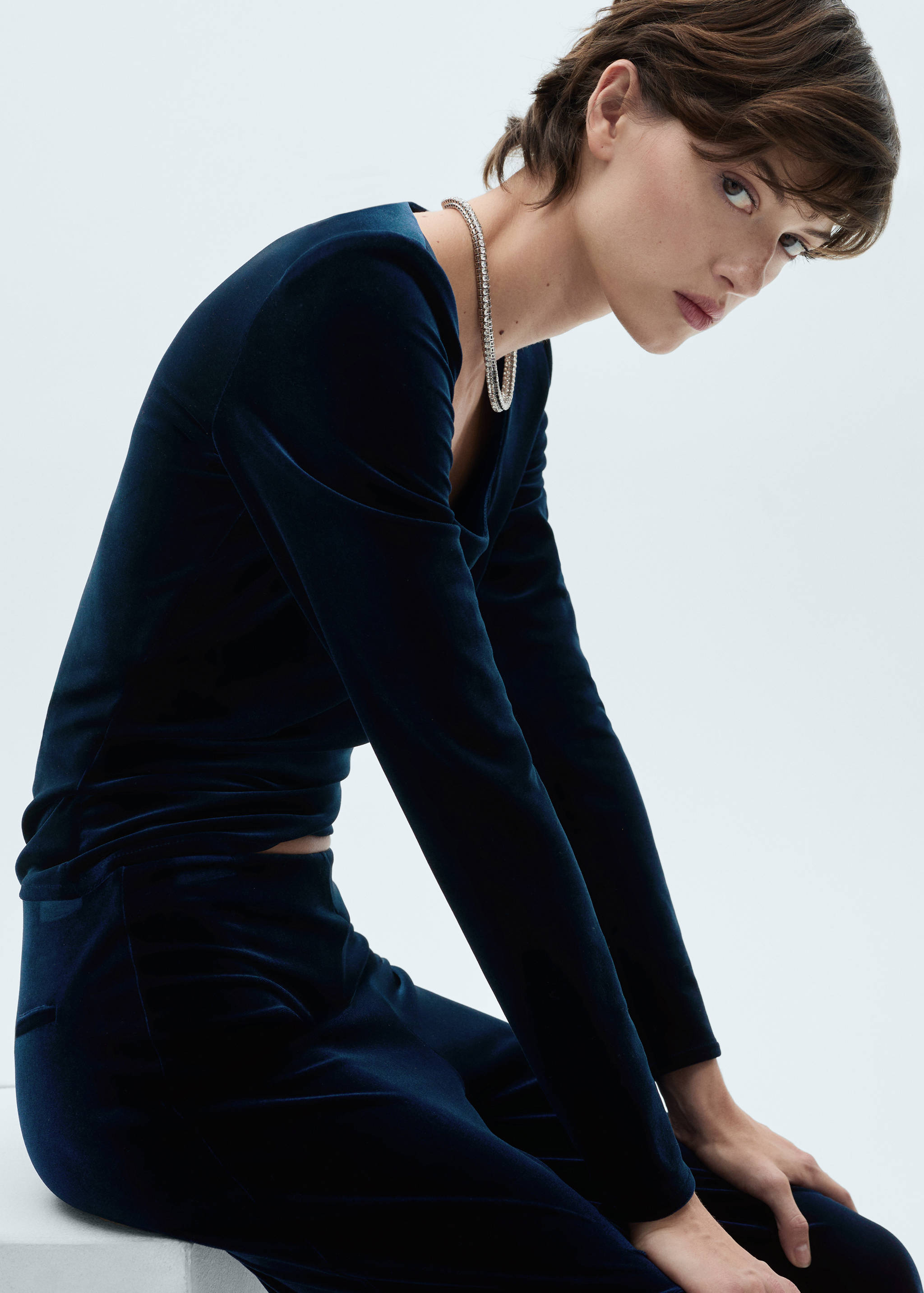 Ausgeschnittenes Samt-T-Shirt - Detail des Artikels 2