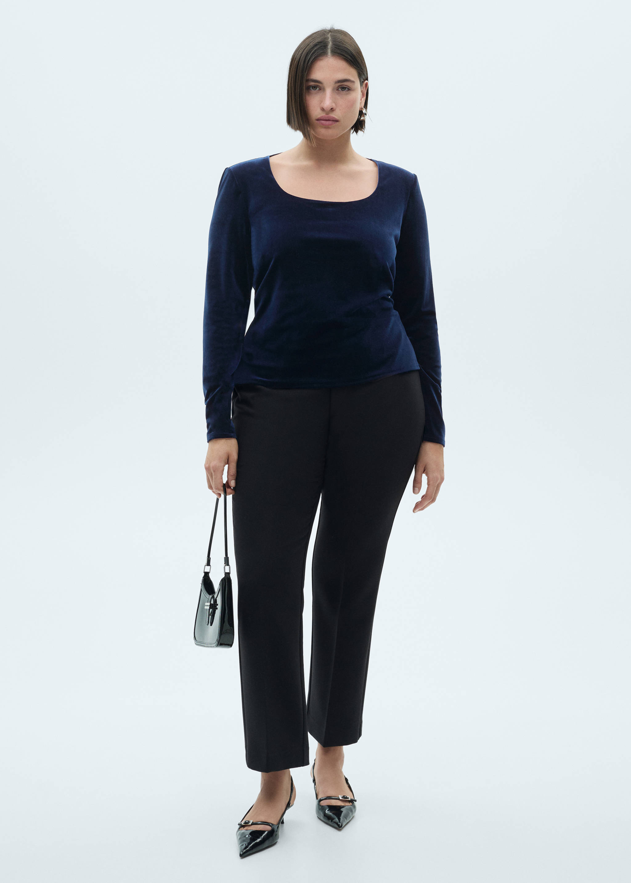 Ausgeschnittenes Samt-T-Shirt - Detail des Artikels 3