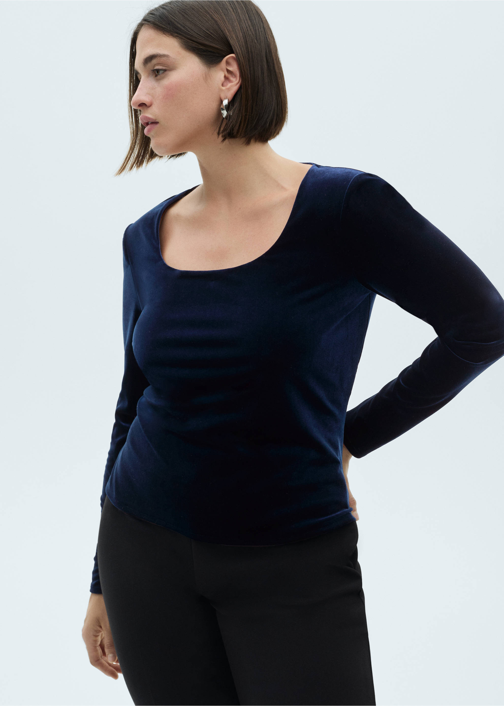 Camiseta terciopelo escotada - Detalle del artículo 5, Azul noche. Ref: 77009084-00.