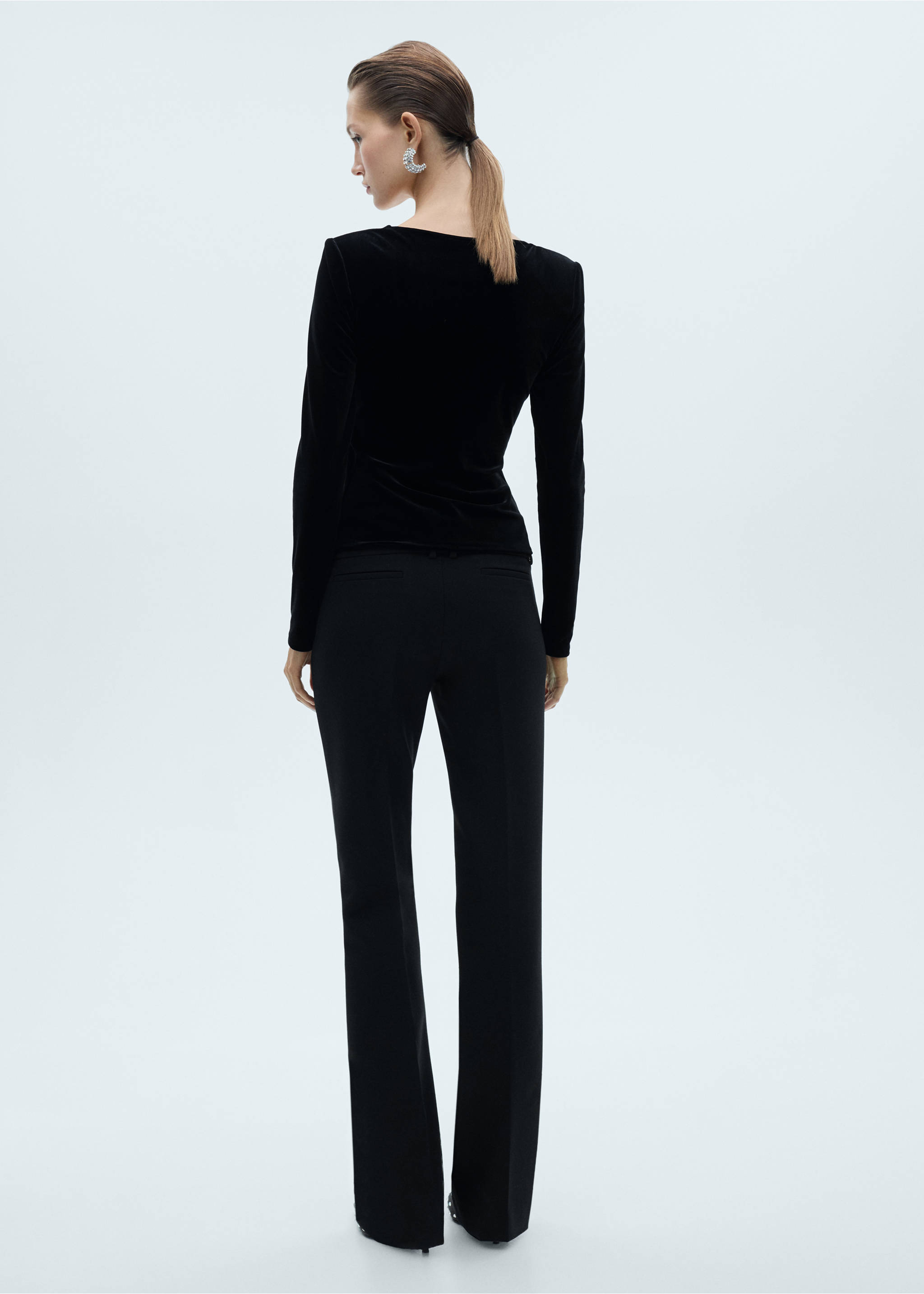 Ausgeschnittenes Samt-T-Shirt - Rückseite des Artikels, Schwarz. Ref: 77009084-00.