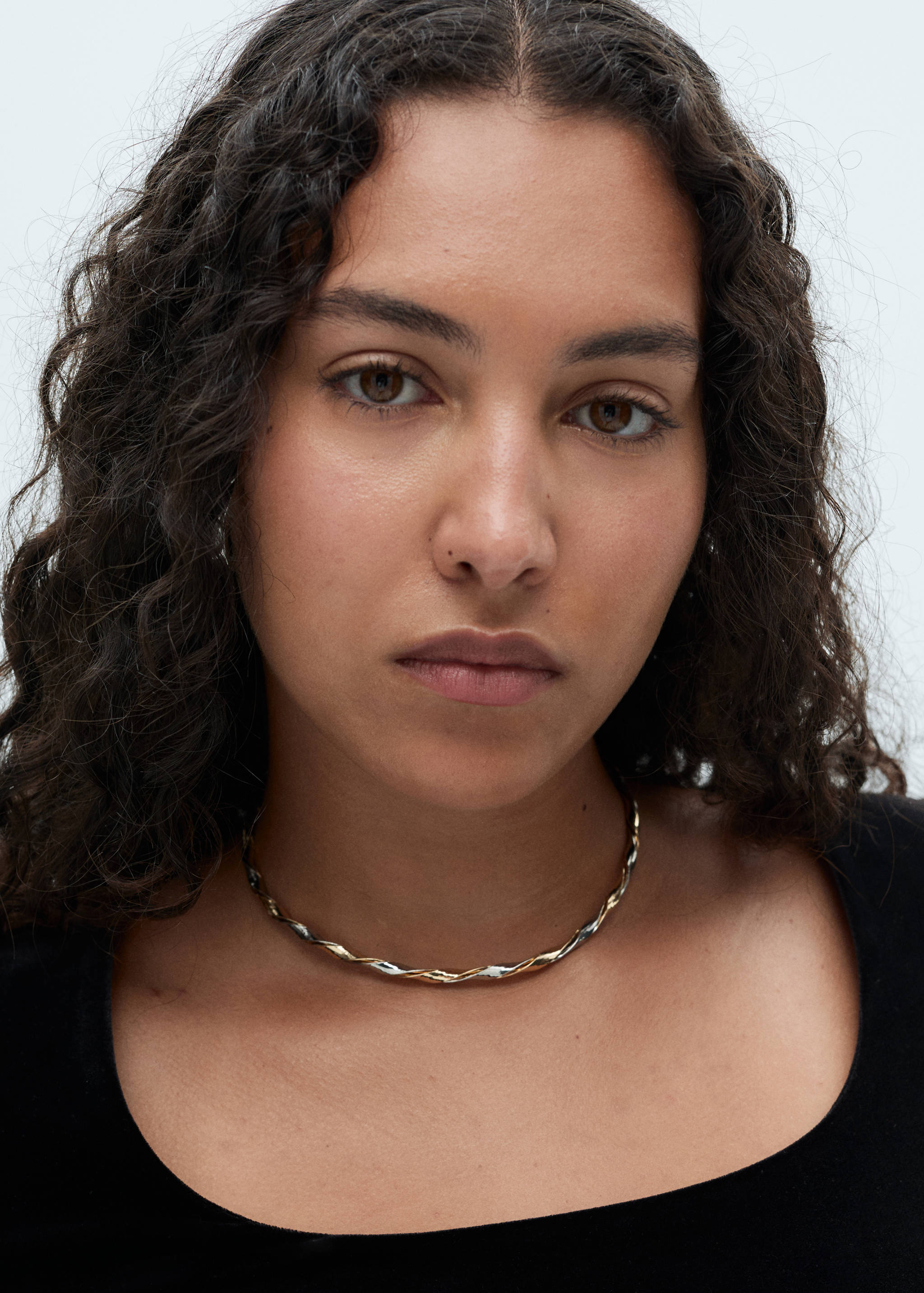 Ausgeschnittenes Samt-T-Shirt - Detail des Artikels 4