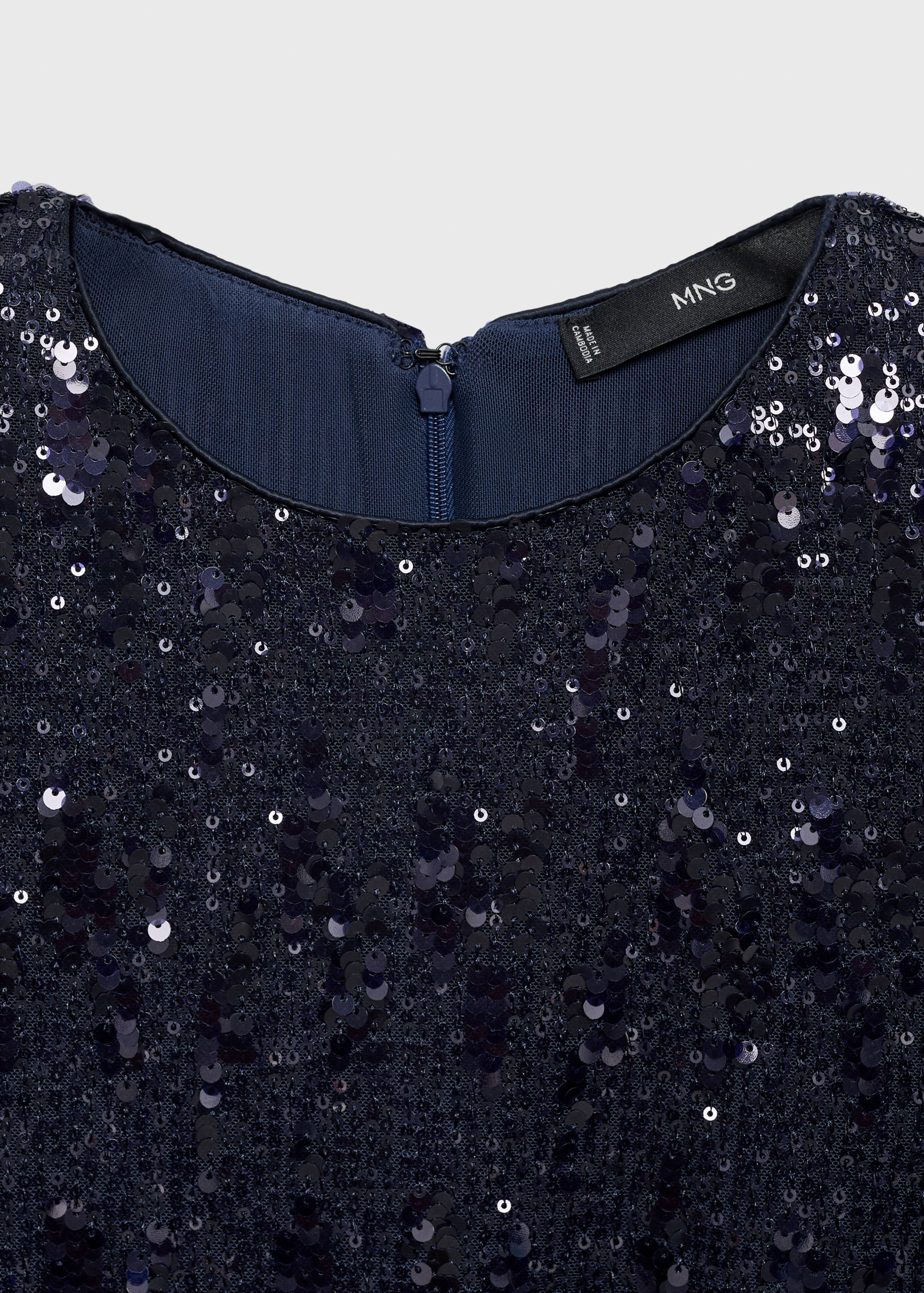 Long-sleeved t-shirt with sequins - Details of the article 8