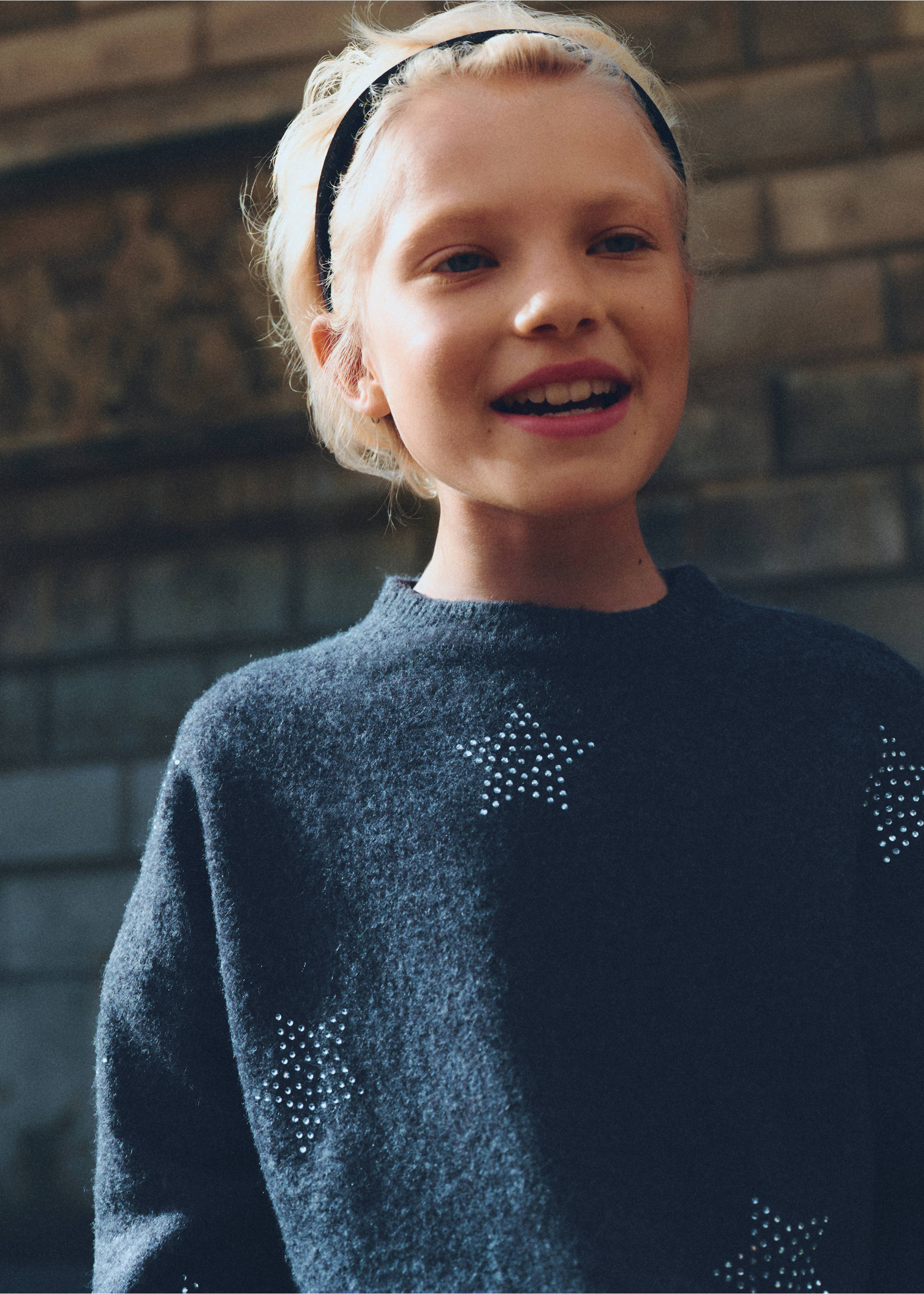 Strickpullover mit Sternenmotiv - Detail des Artikels 5, Anthrazit. Ref: 77009241-00.