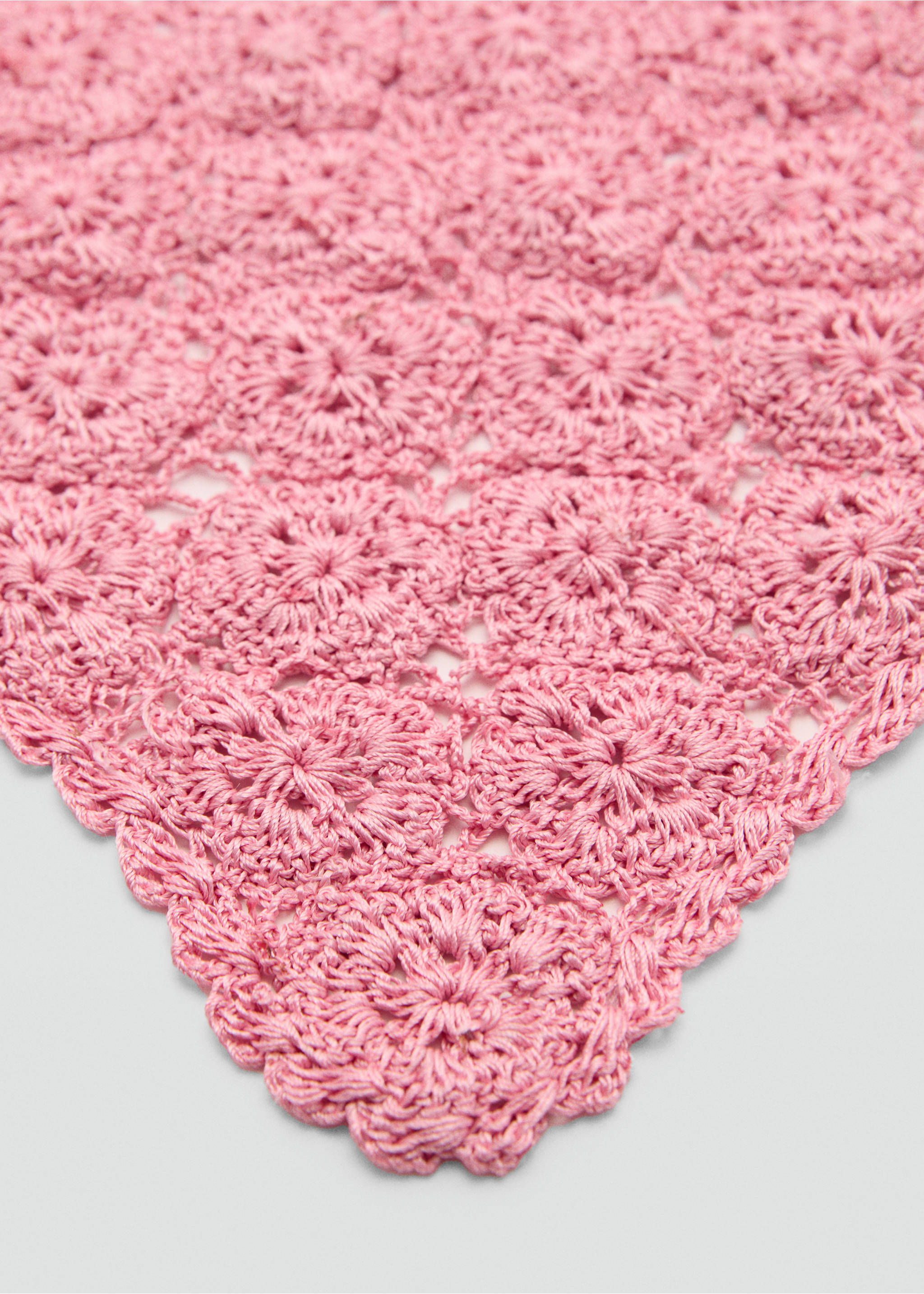 Crochet knit handkerchief - Details of the article 1, Pink. Ref: 77010255-00.