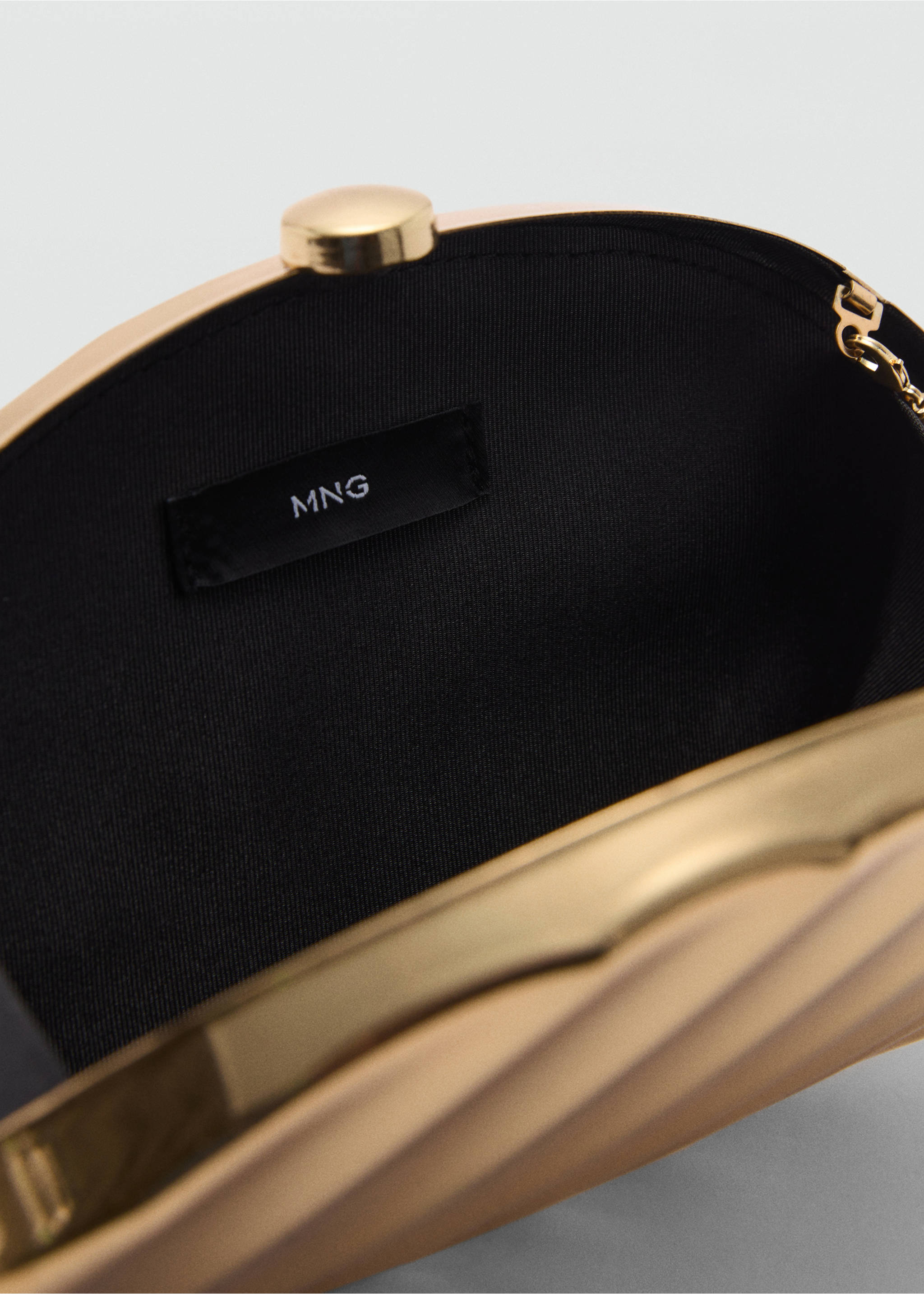 Metallic-Clutch - Detail des Artikels 2, Gold. Ref: 77010259-00.