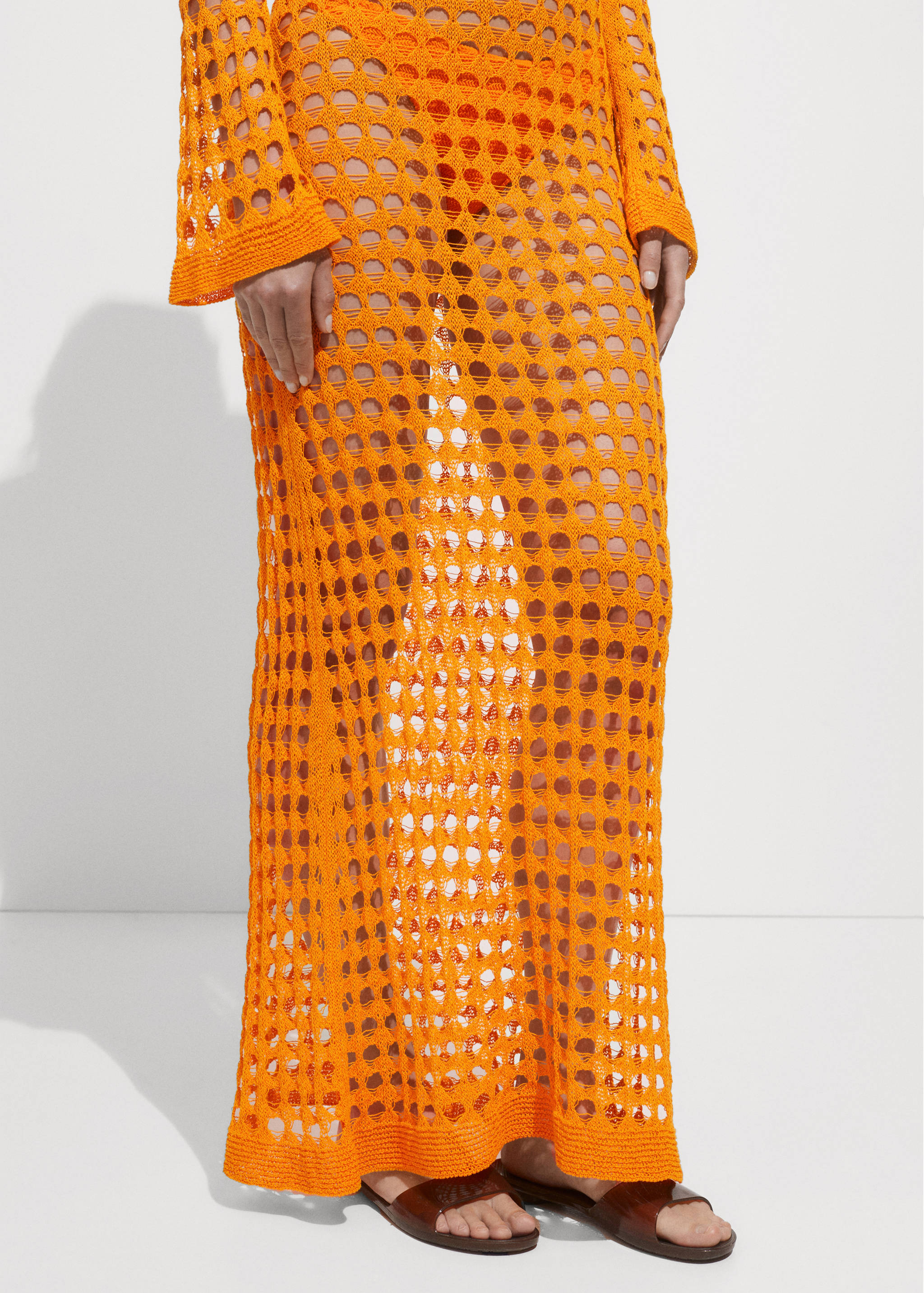 Sandalia tira semitransparente - Plano general