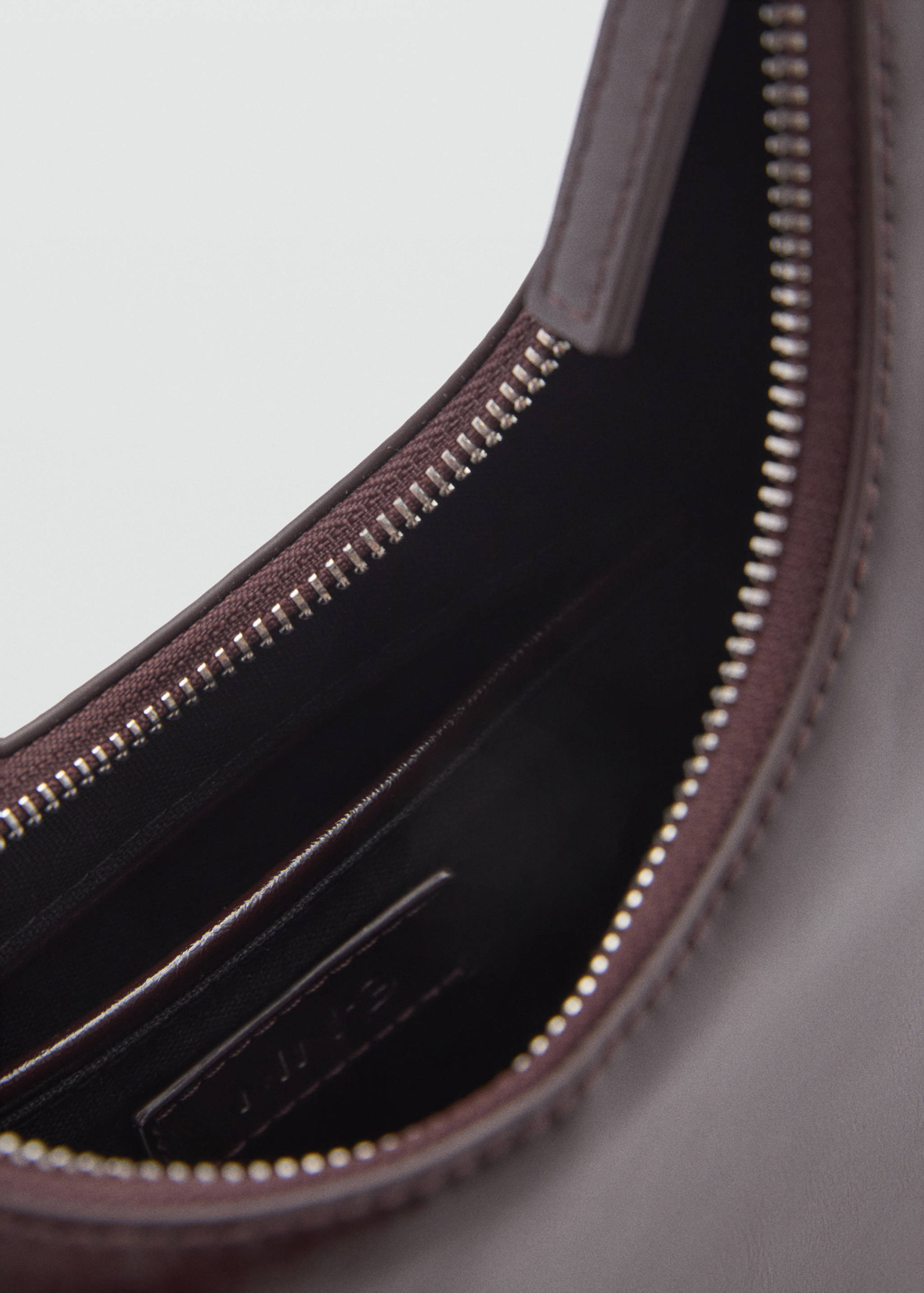 Short-handle shoulder bag - Details of the article 2