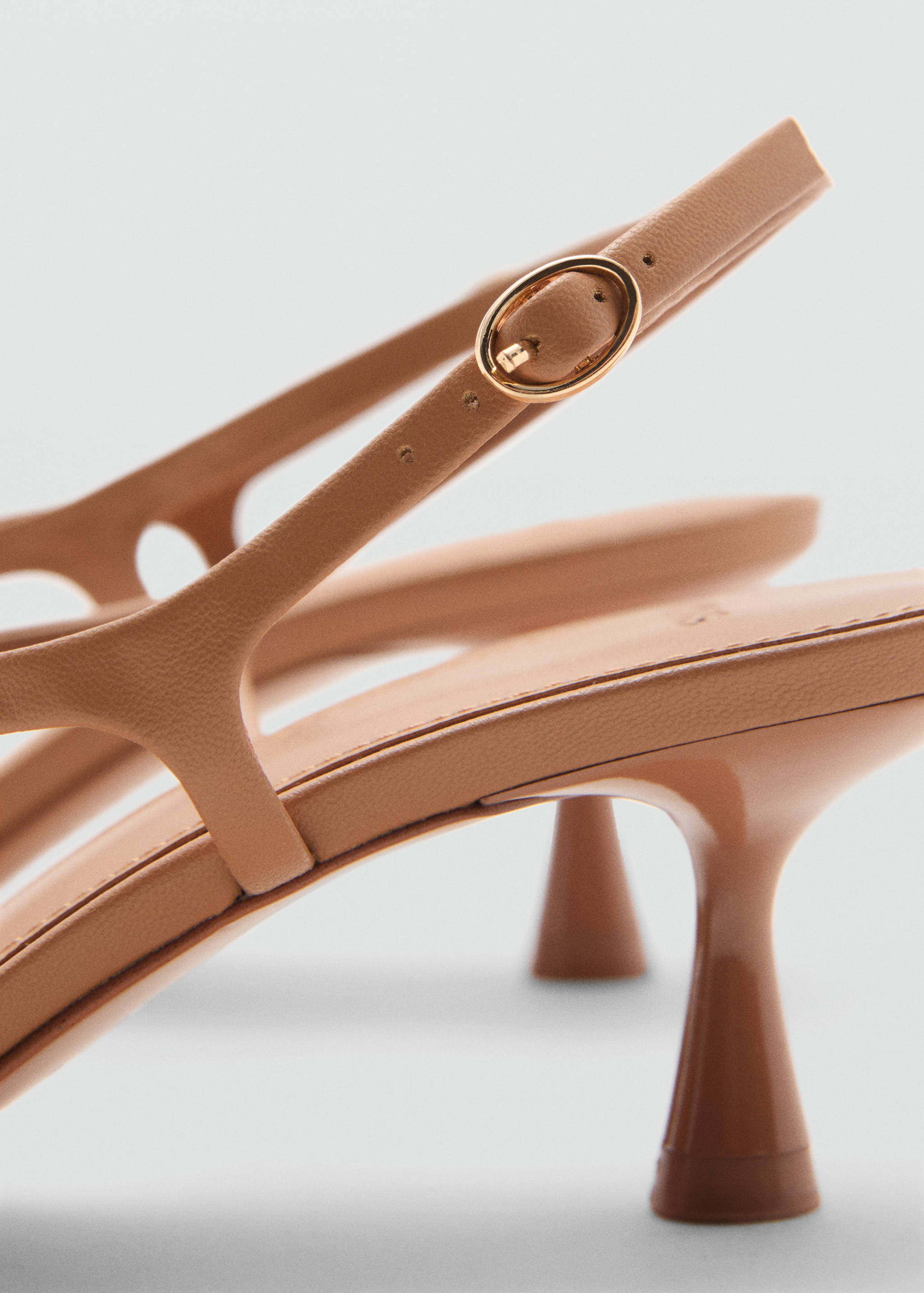 Kitten heel sandals - Details of the article 3