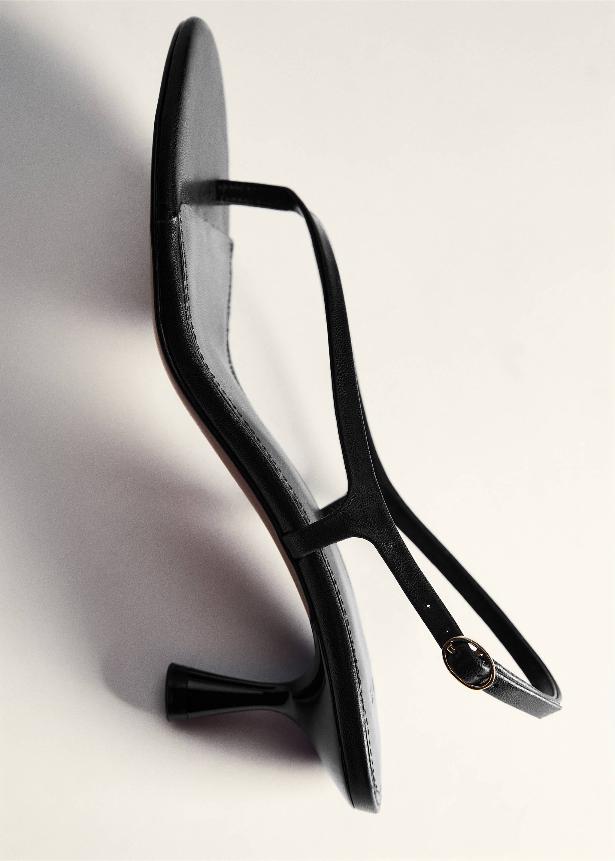 Kitten heel sandals - Details of the article 5