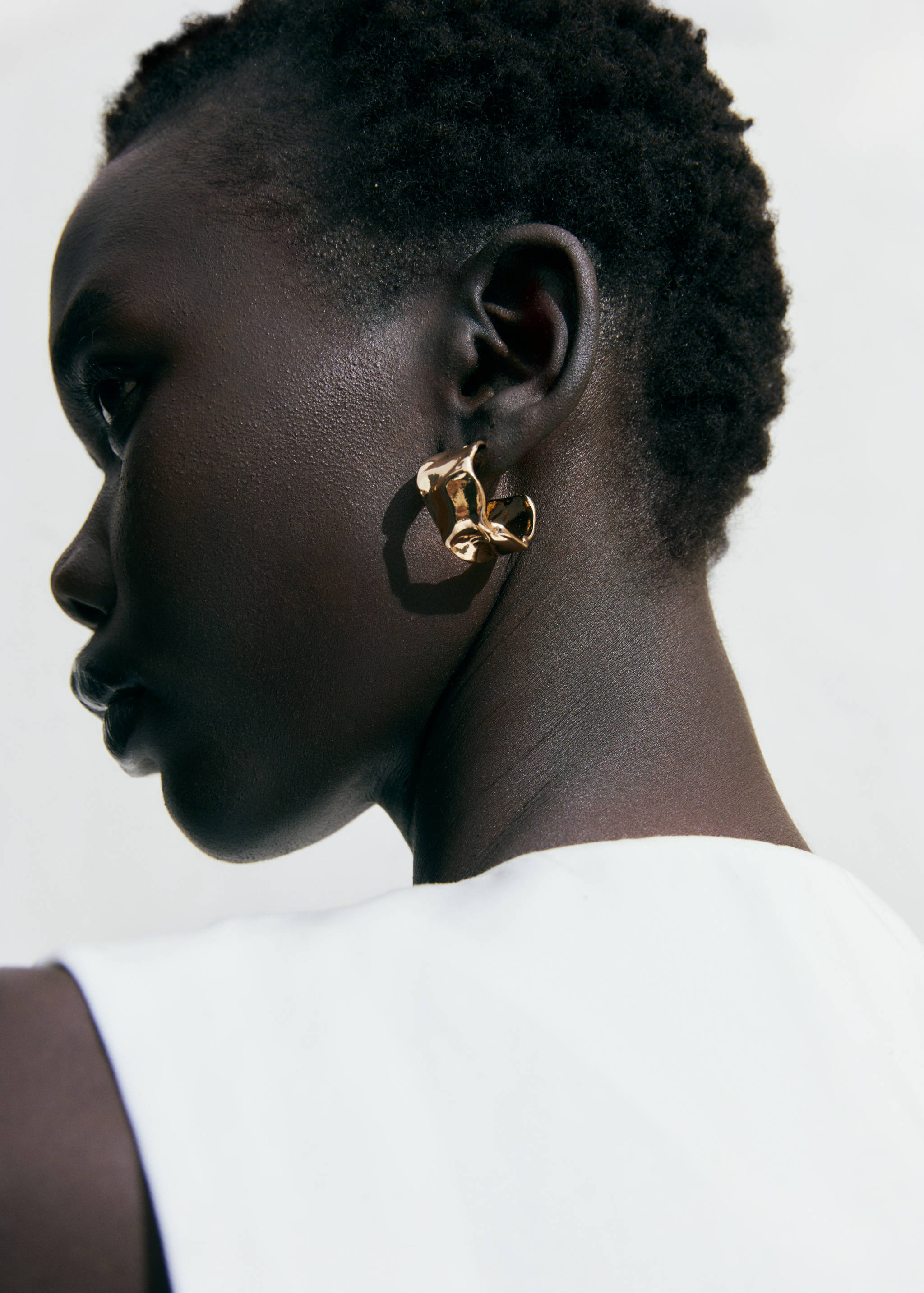 Verdrehte Kreolen - Allgemeine Ansicht, Gold. Ref: 77010274-00.