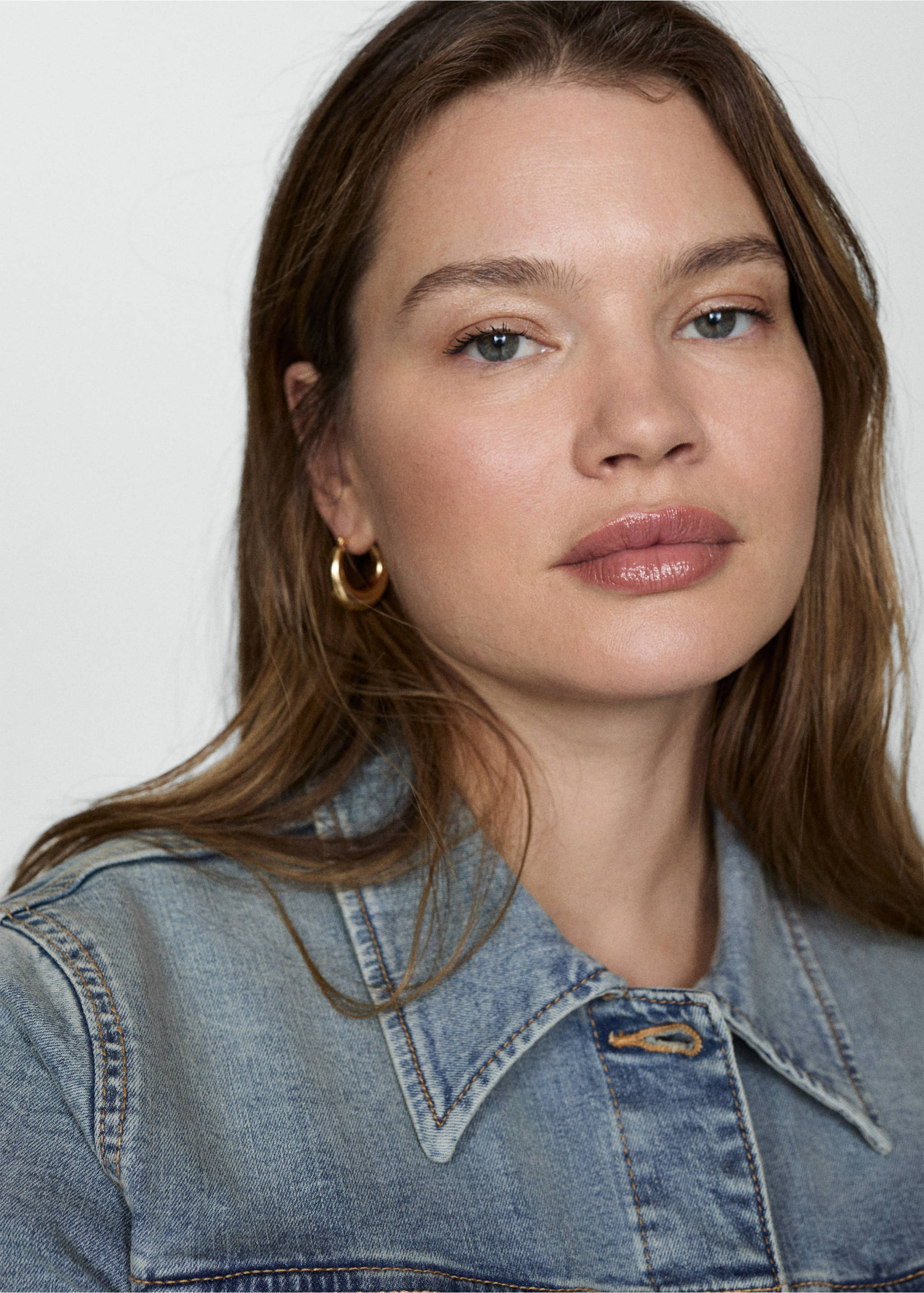 Pocketed denim jacket - Details of the article 4, Light Blue. Ref: 77010282-00.