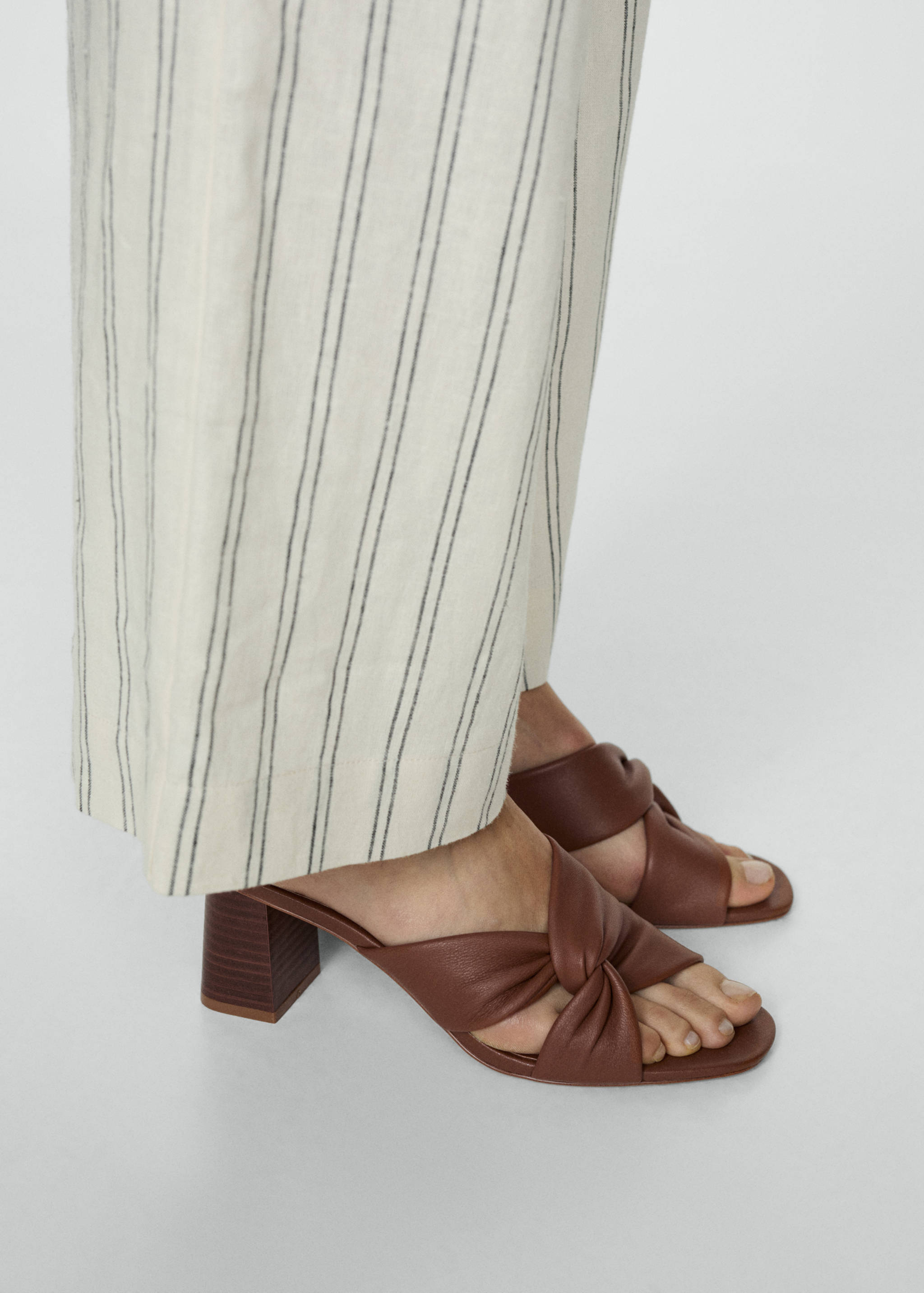 Knot leather sandals - Details of the article 9