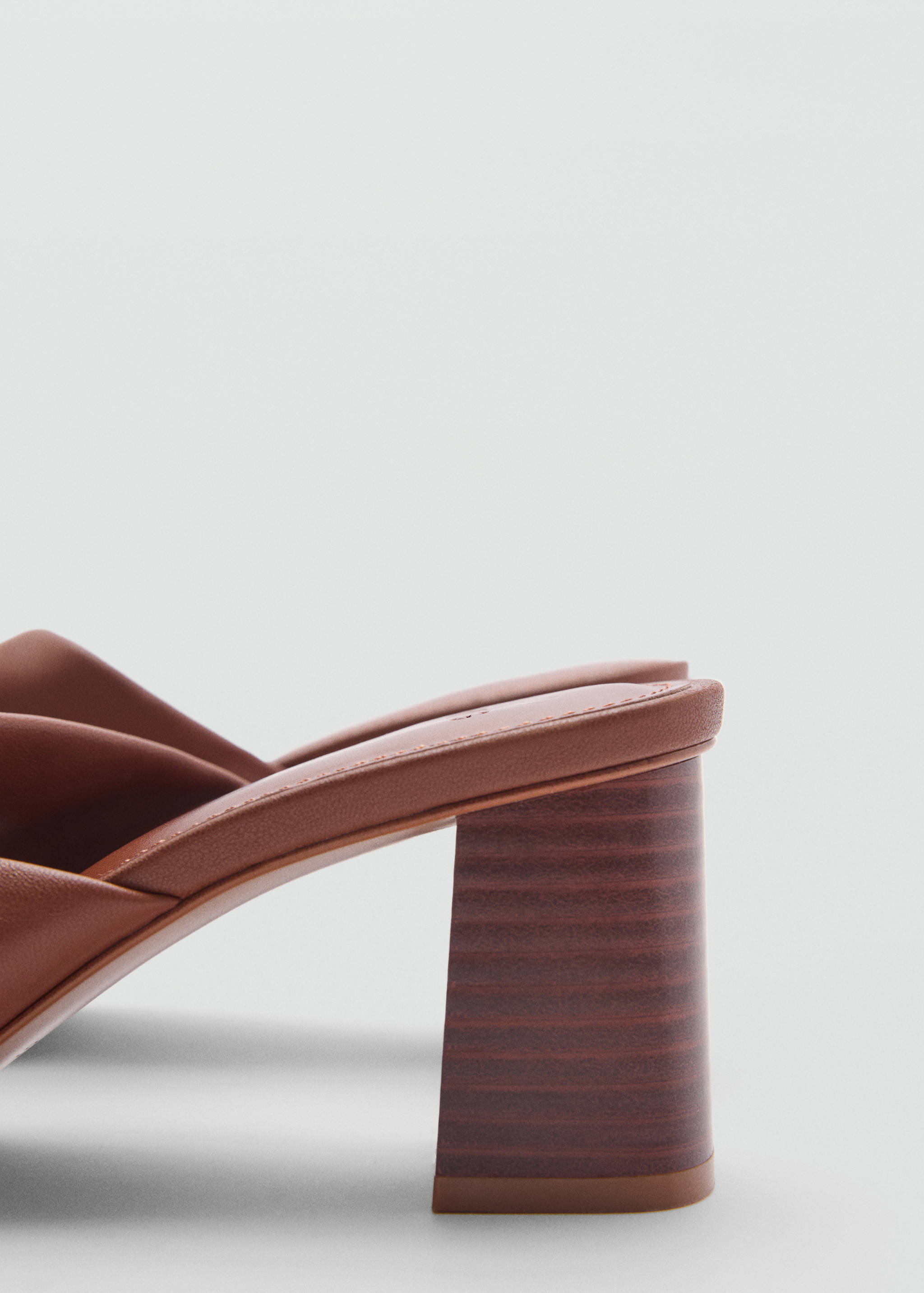 Knot leather sandals - Details of the article 1