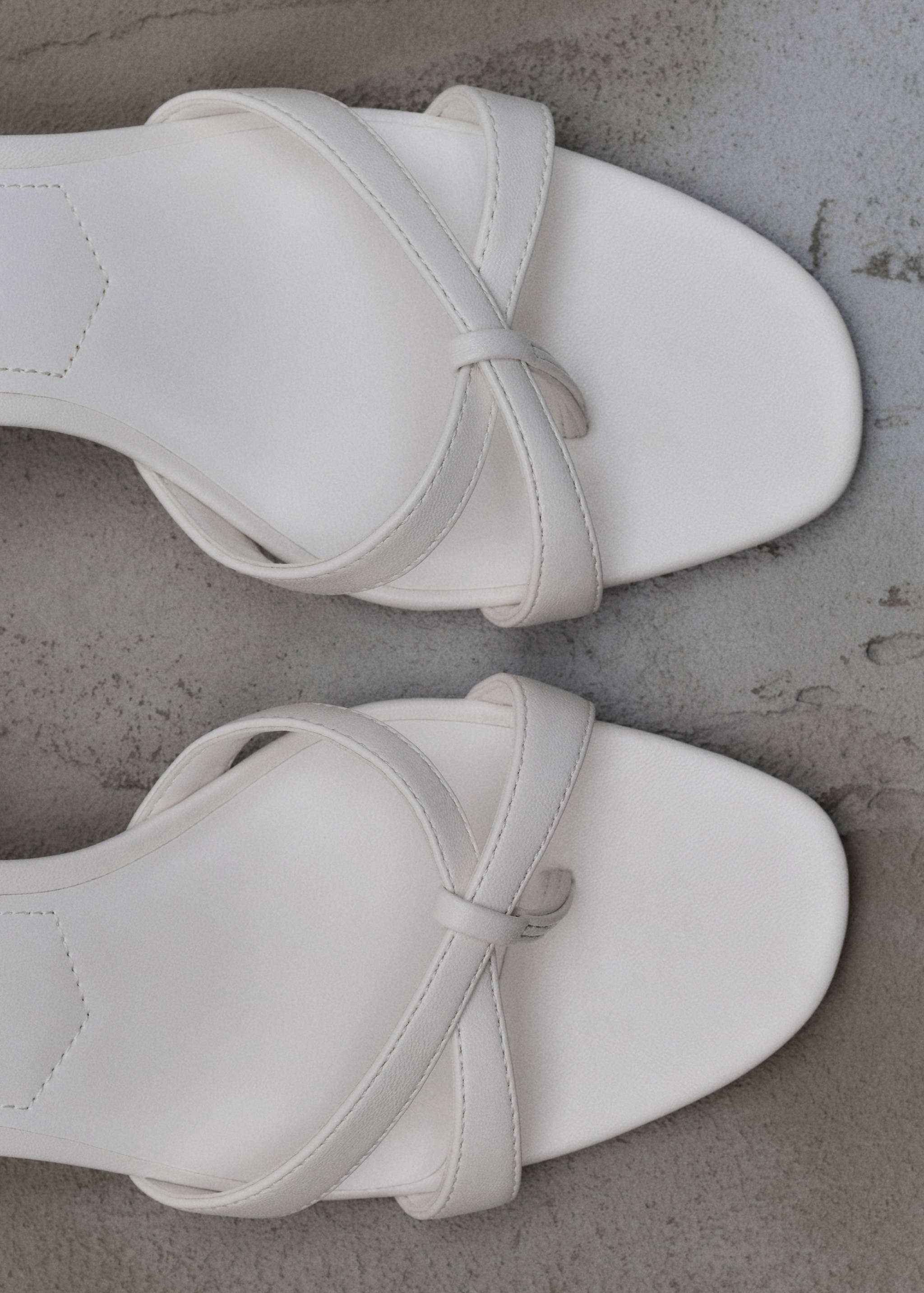 Strappy heeled sandals - Details of the article 6