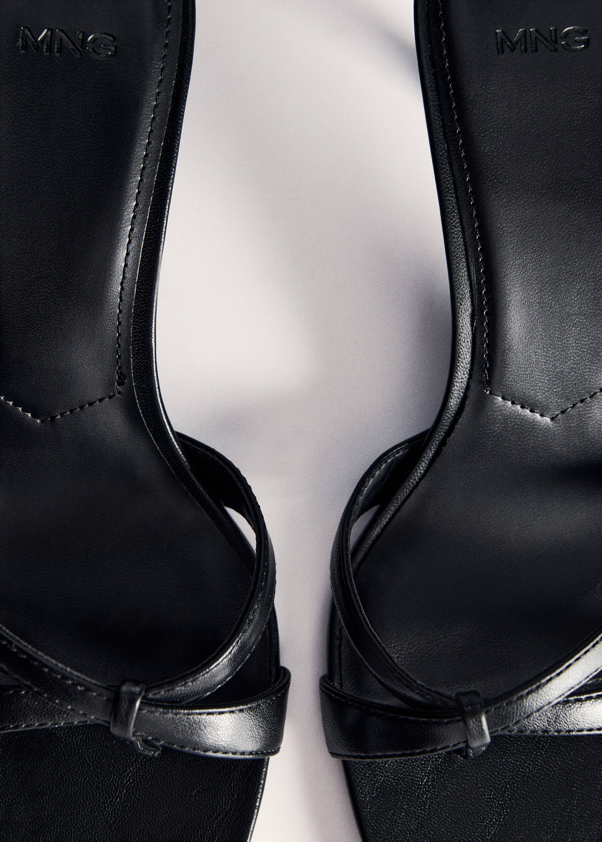 Strappy heeled sandals - Details of the article 5