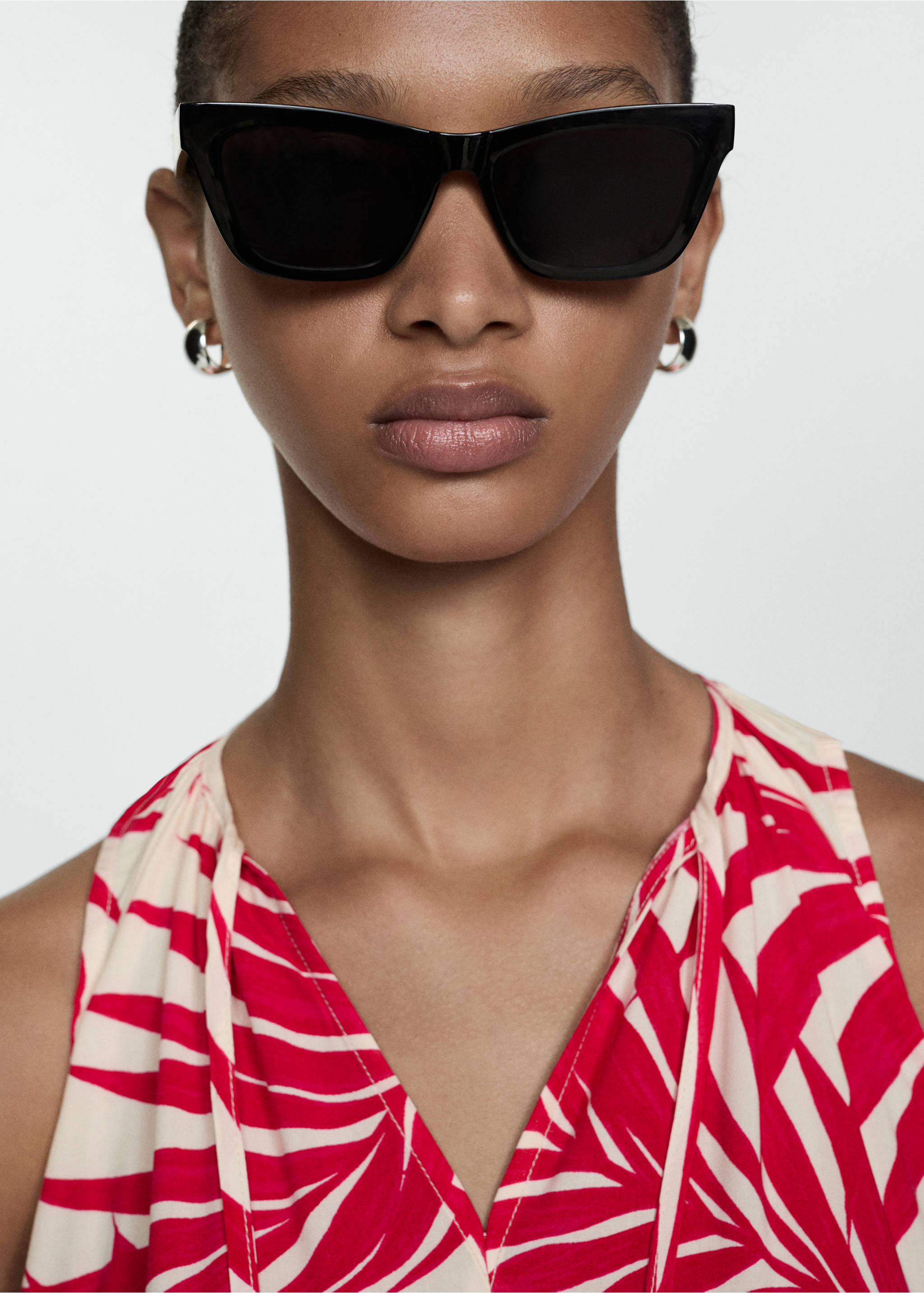 Bow printed dress - Details of the article 1, Red. Ref: 77010347-00.