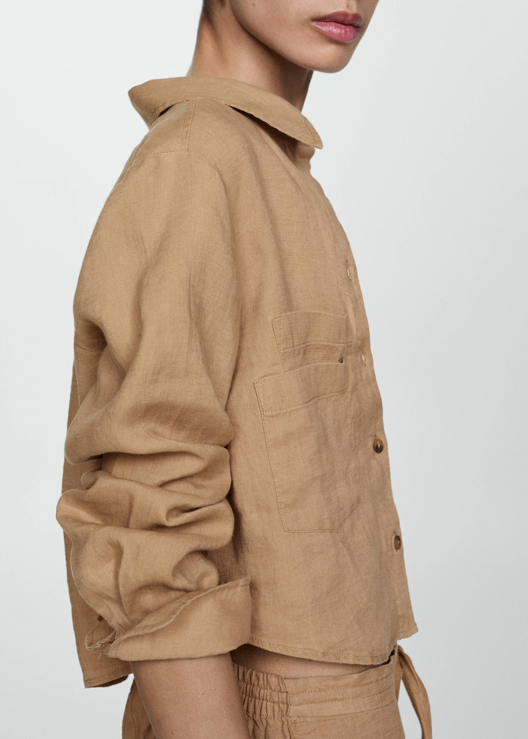 Camisa cropped de linho - Pormenor do artigo 6