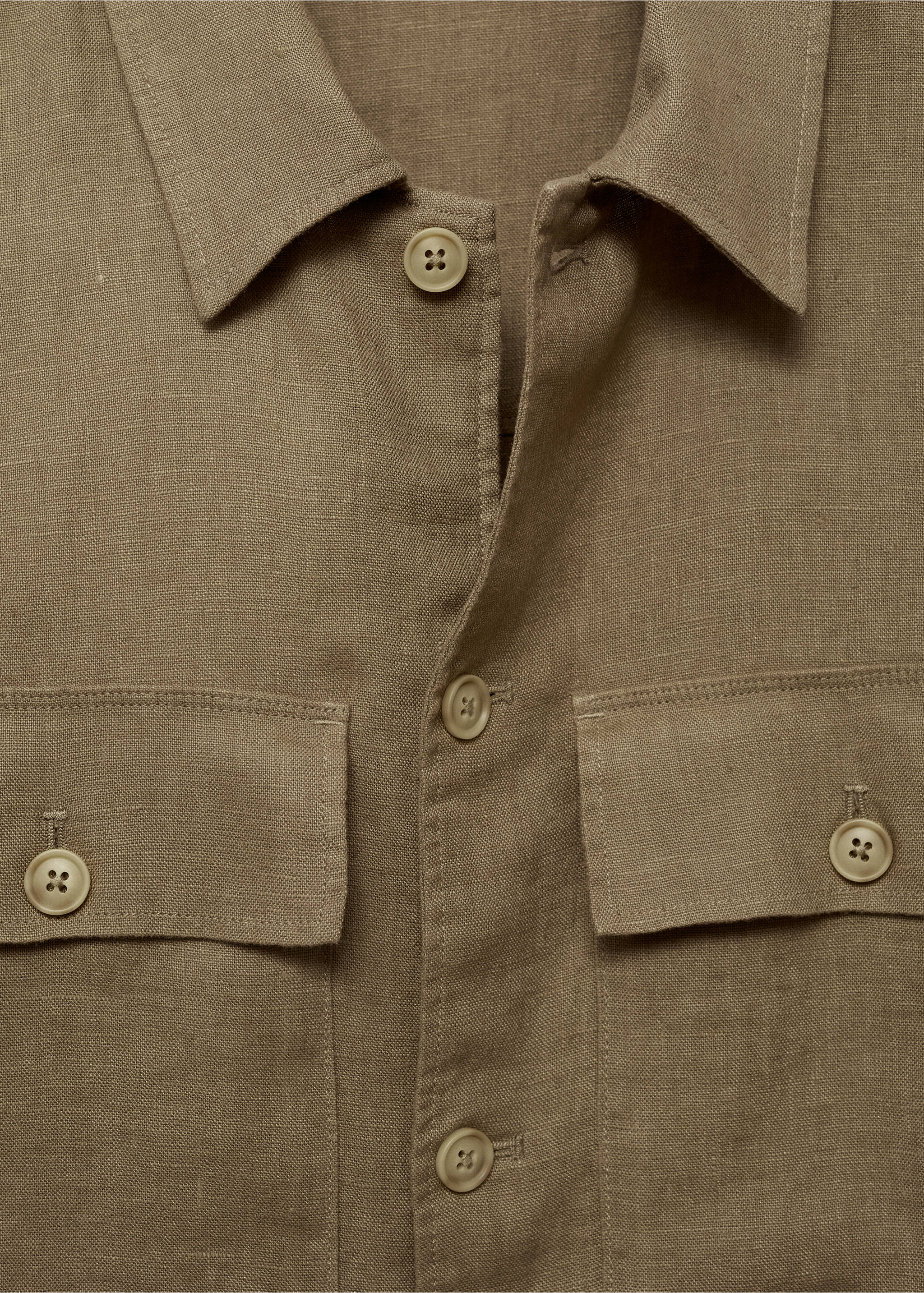 100% linen overshirt with pockets - Details of the article 8, Khaki. Ref: 77010568-00.
