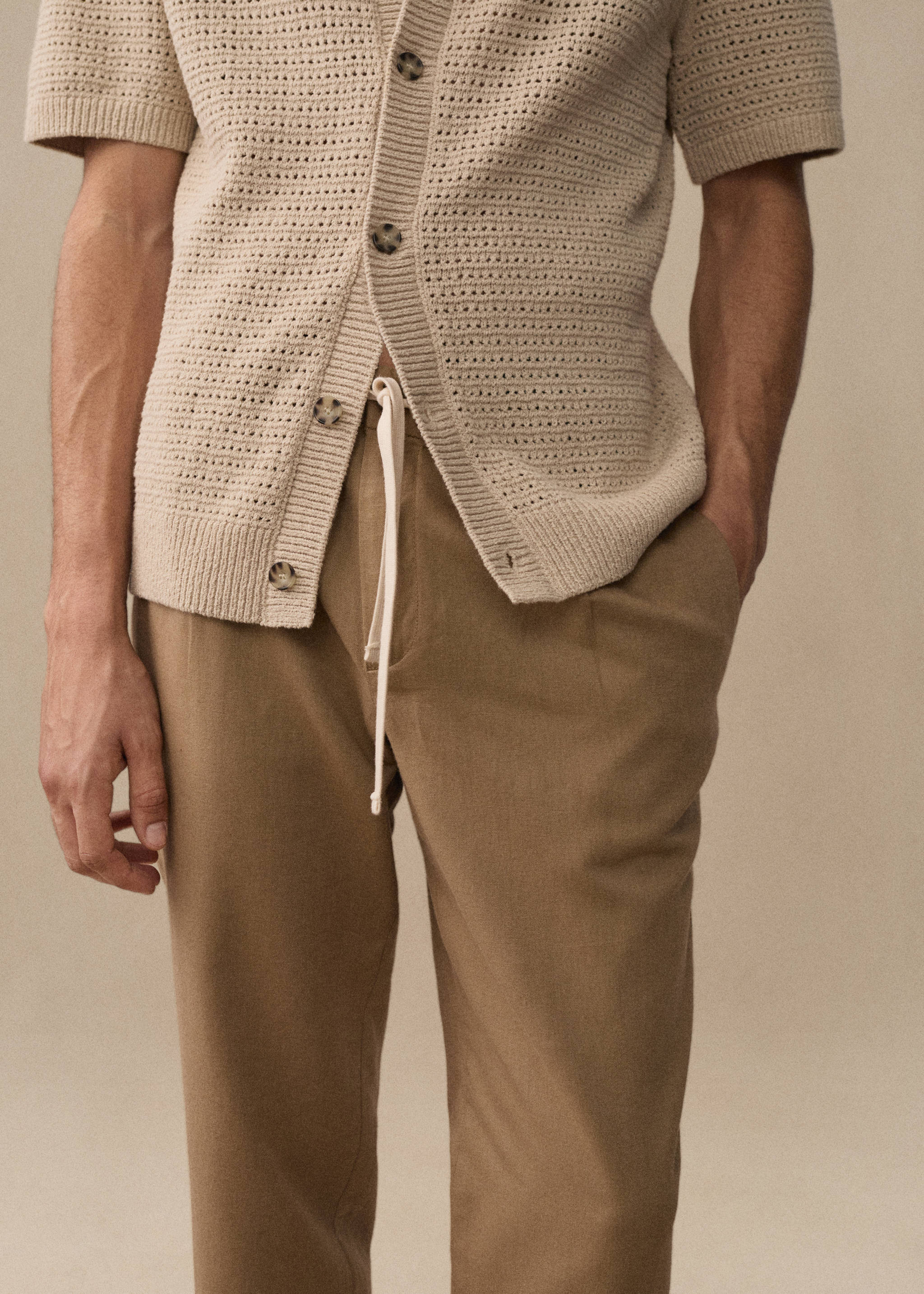 Slim-fit trousers with drawstring - Details of the article 9
