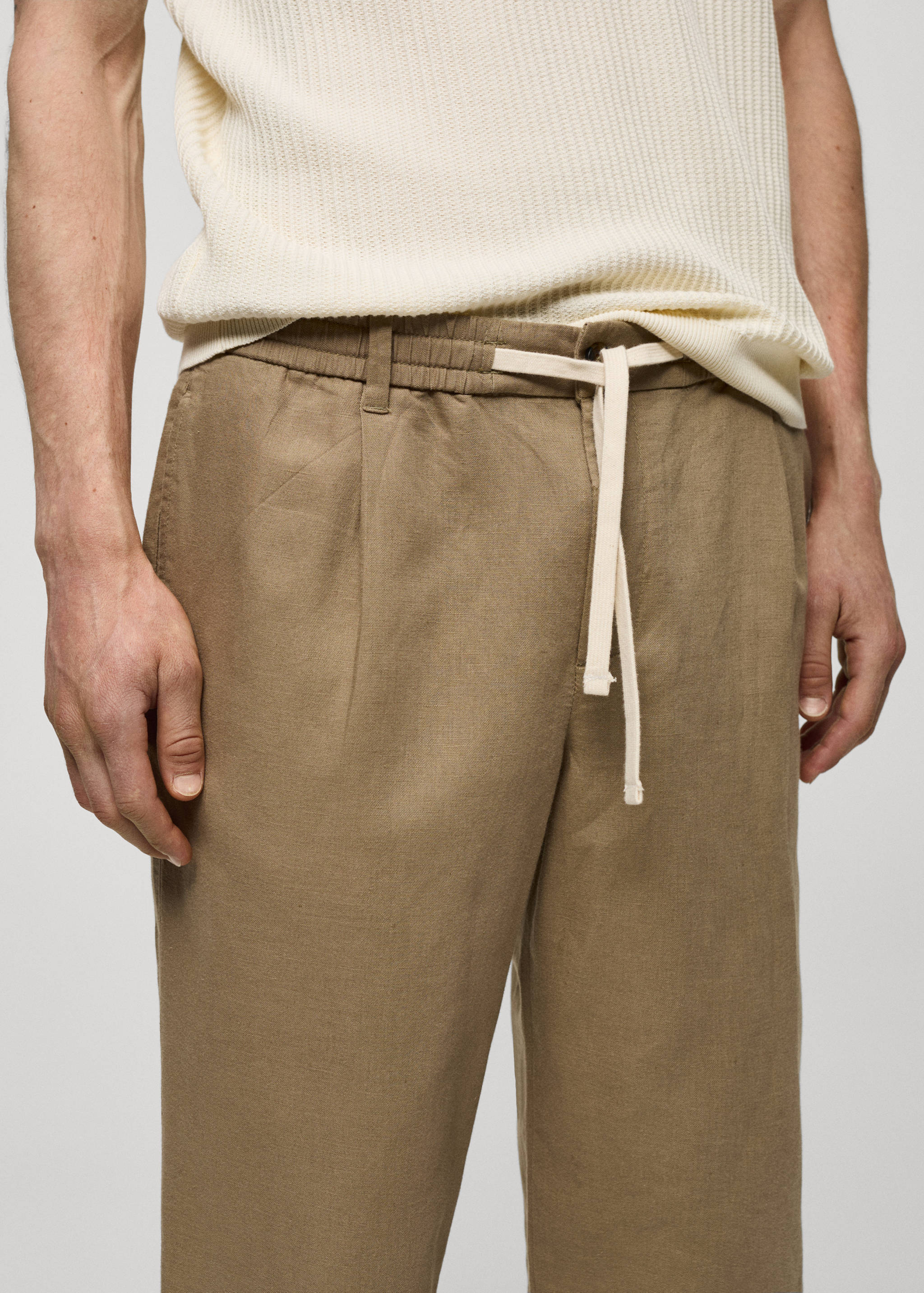 Slim-fit trousers with drawstring - Details of the article 1