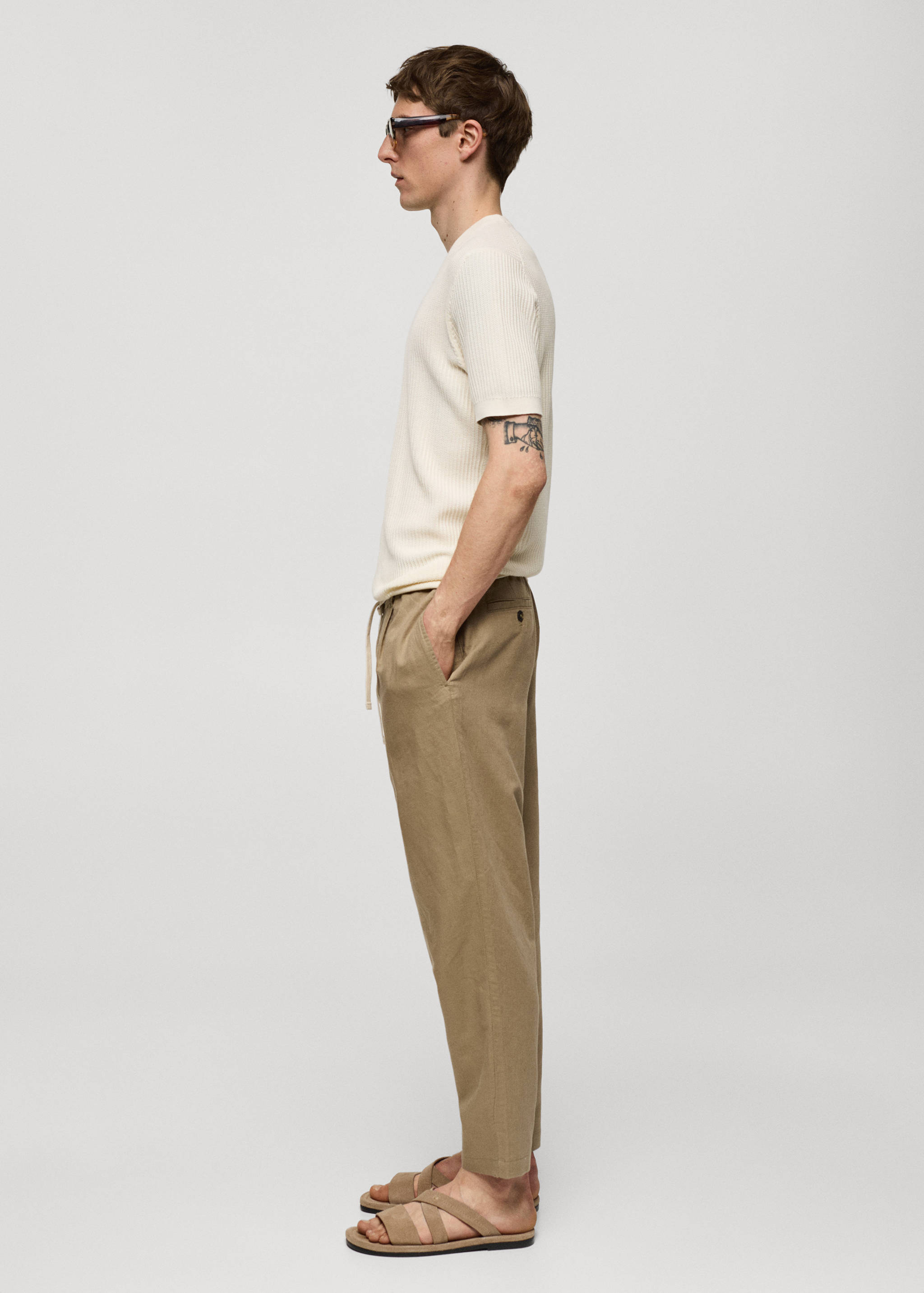 Slim-fit trousers with drawstring - Details of the article 2
