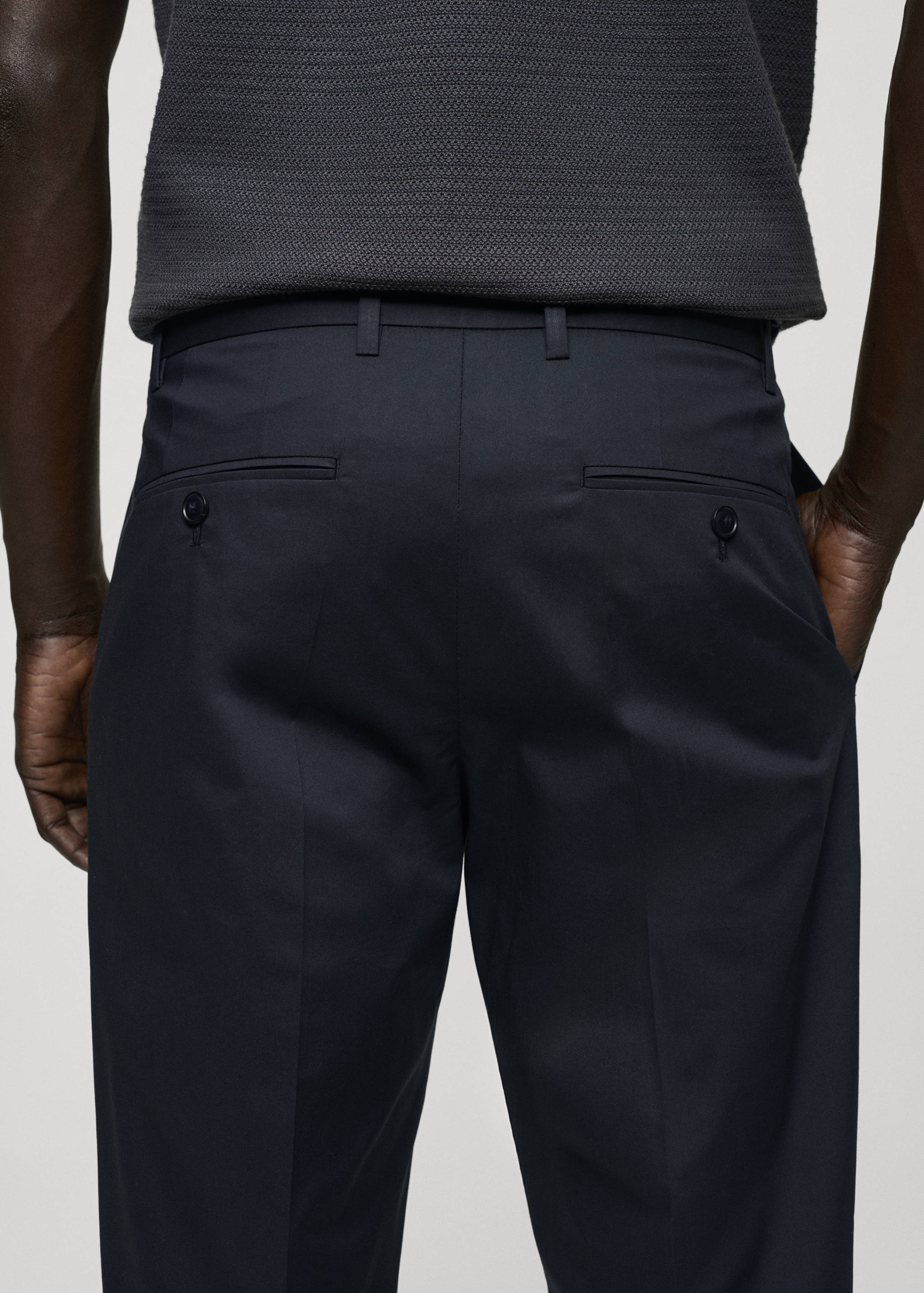 Pantalón algodón slim fit pinzas - Detalle del artículo 6
