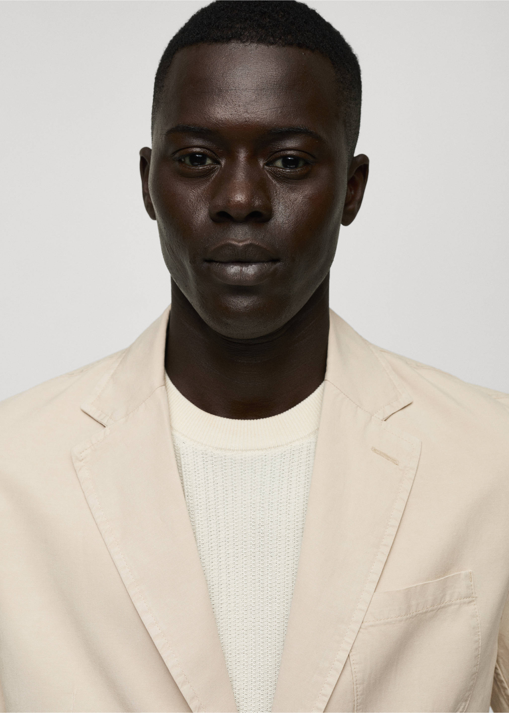 Americana lino algodón efecto lavado - Detalle del artículo 1, Beige. Ref: 77010575-00.