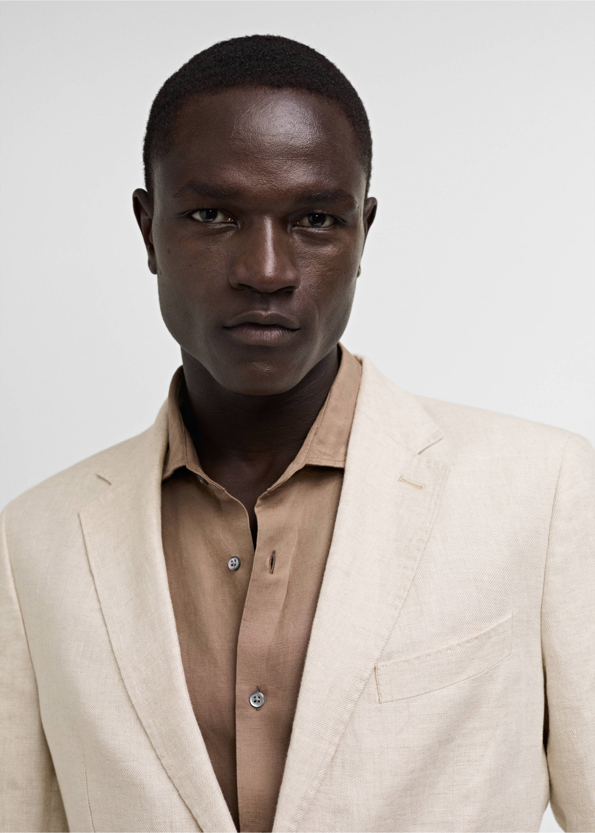 100% linen slim-fit suit jacket - Details of the article 1, Beige. Ref: 77010585-00.