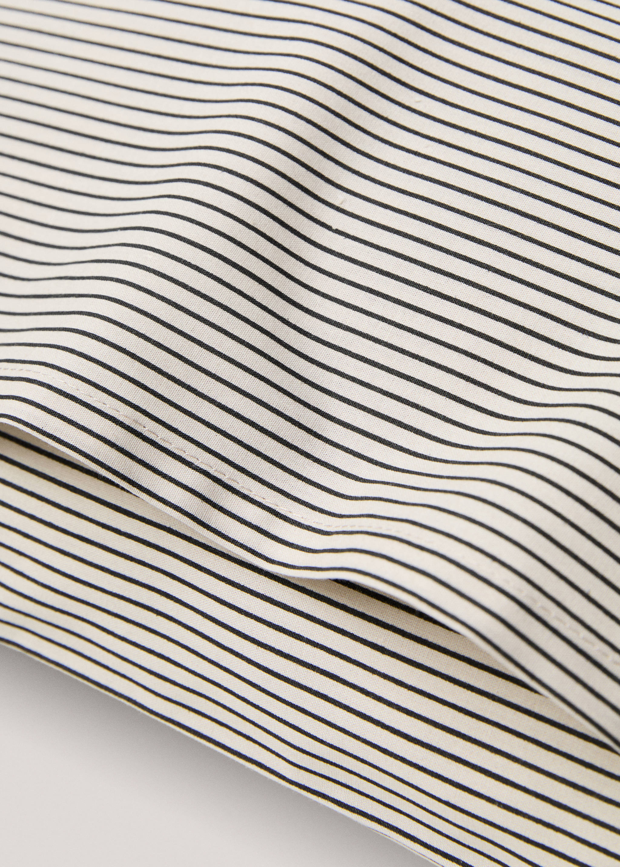 Multi-striped two-tone pillowcase 60x60 - Details of the article 1
