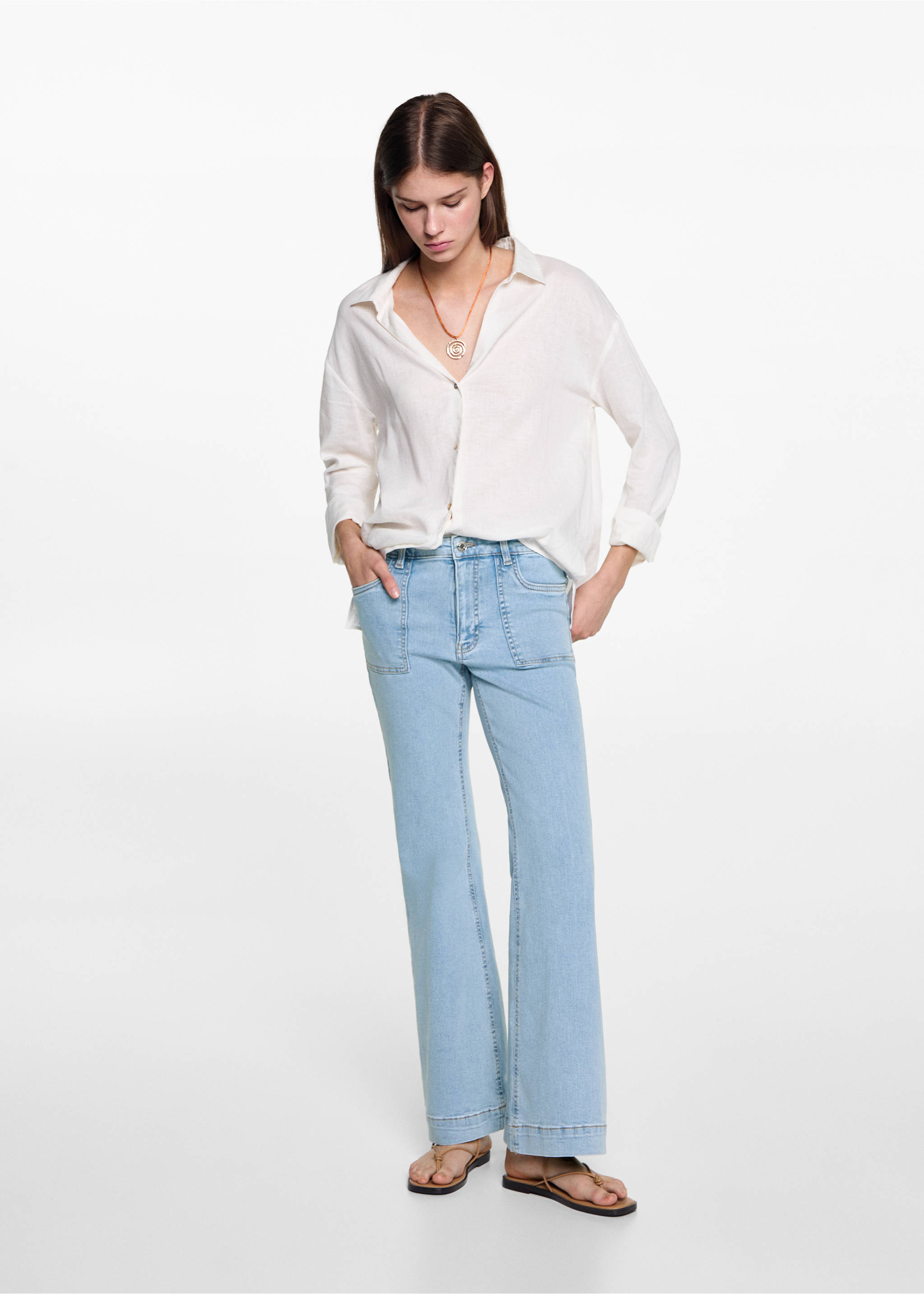 Flared Jeans mit Taschen - Allgemeine Ansicht, Mittelblau. Ref: 77010609-00.