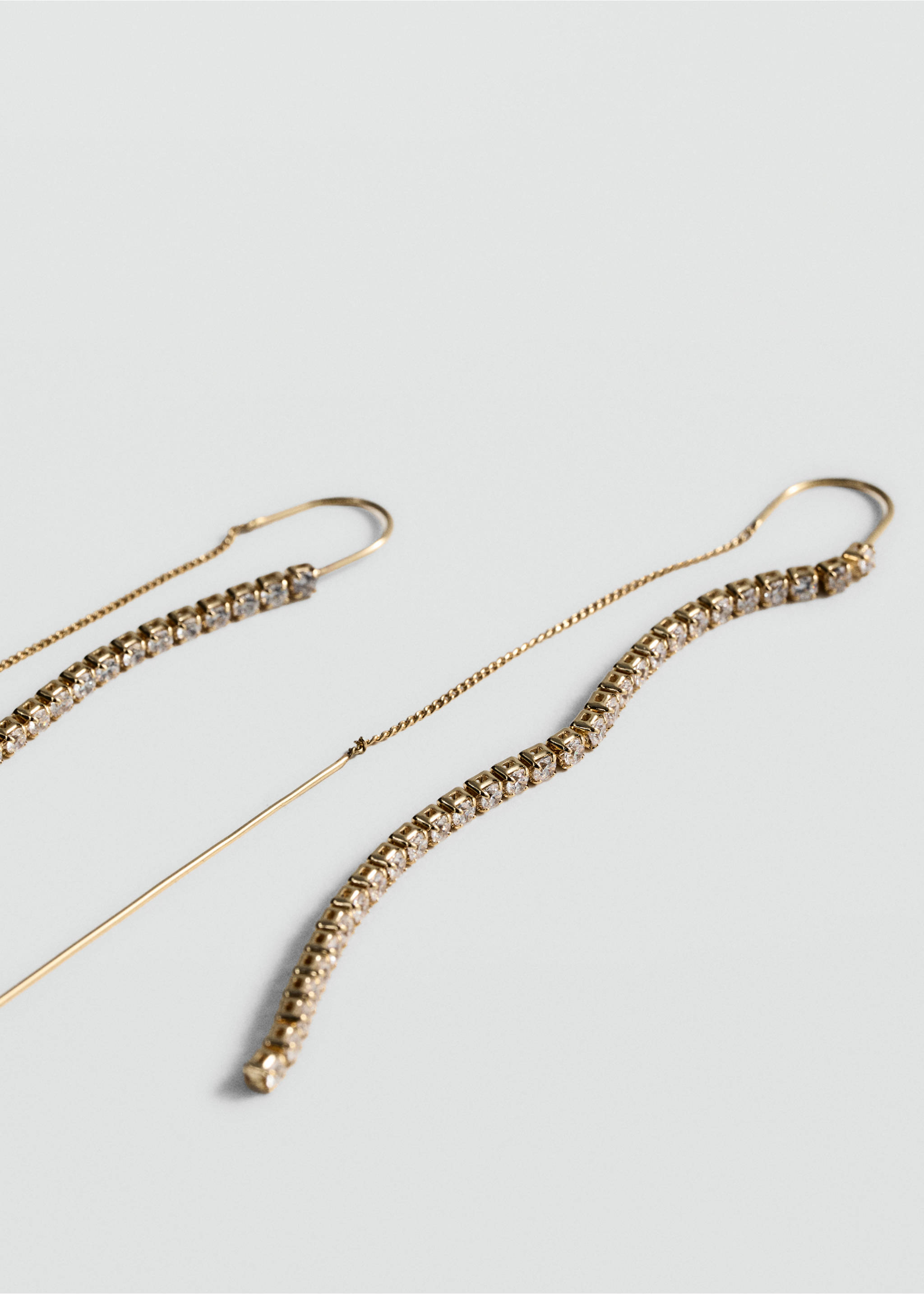 Boucles d'oreilles fil cristaux - Plan moyen, Or. Ref: 77010616-00.