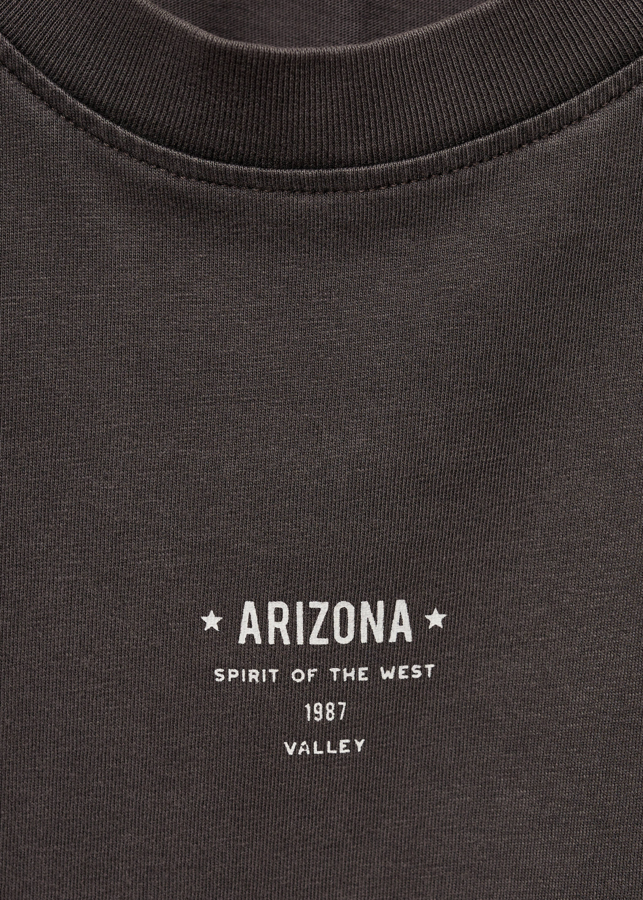 Kort t-shirt med tryck - Detaljer om artikeln 8