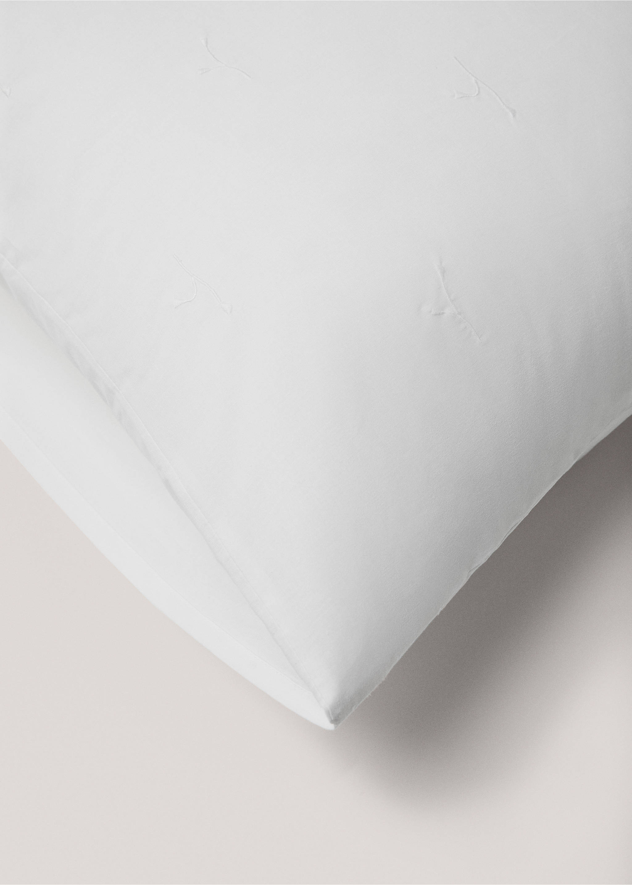 Floral embroidered cotton pillowcase 50x75cm - Details of the article 2, White. Ref: 77010621-00.