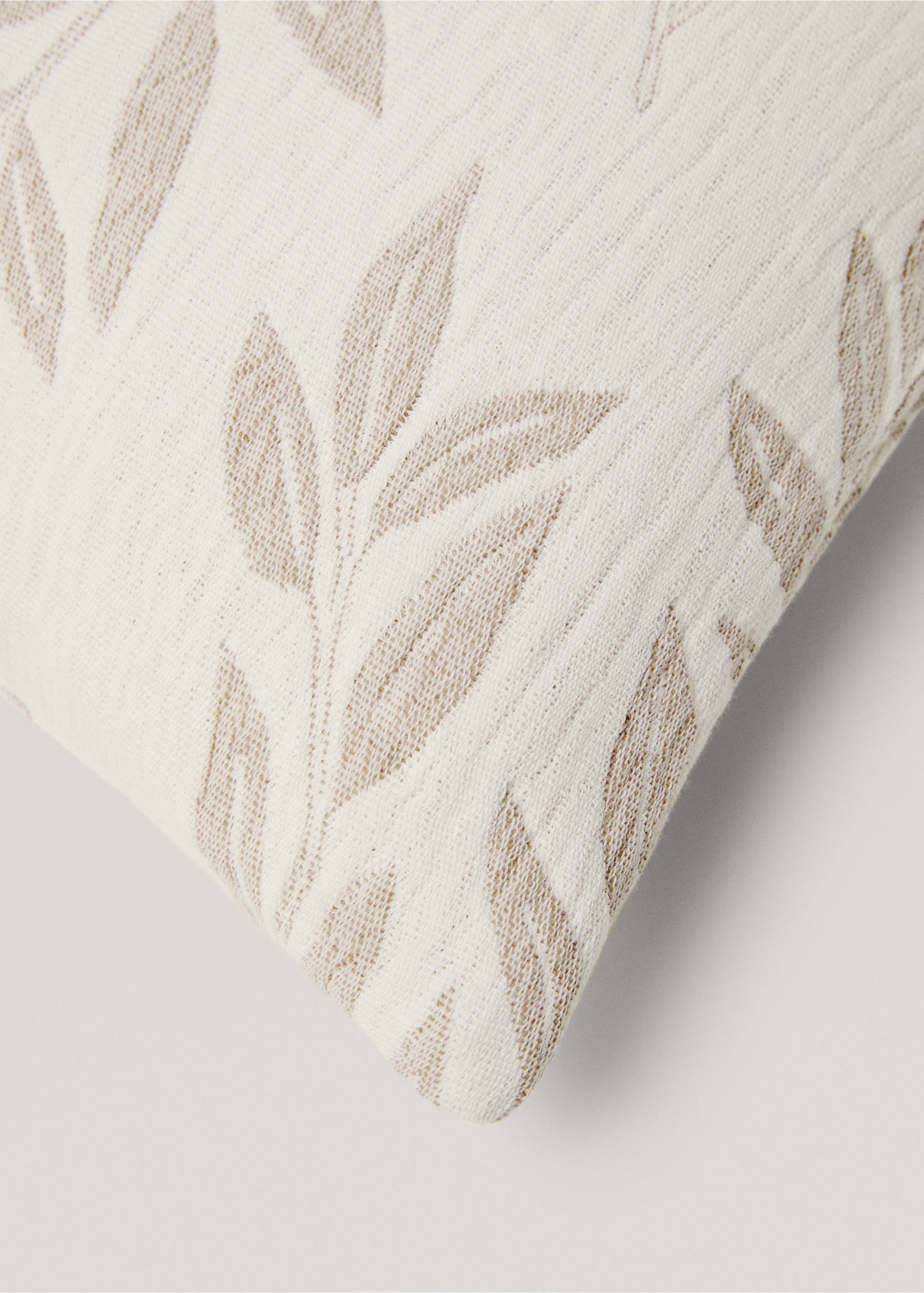 100% cotton floral-print cushion cover 30x50cm - Details of the article 4, Beige. Ref: 77010627-00.