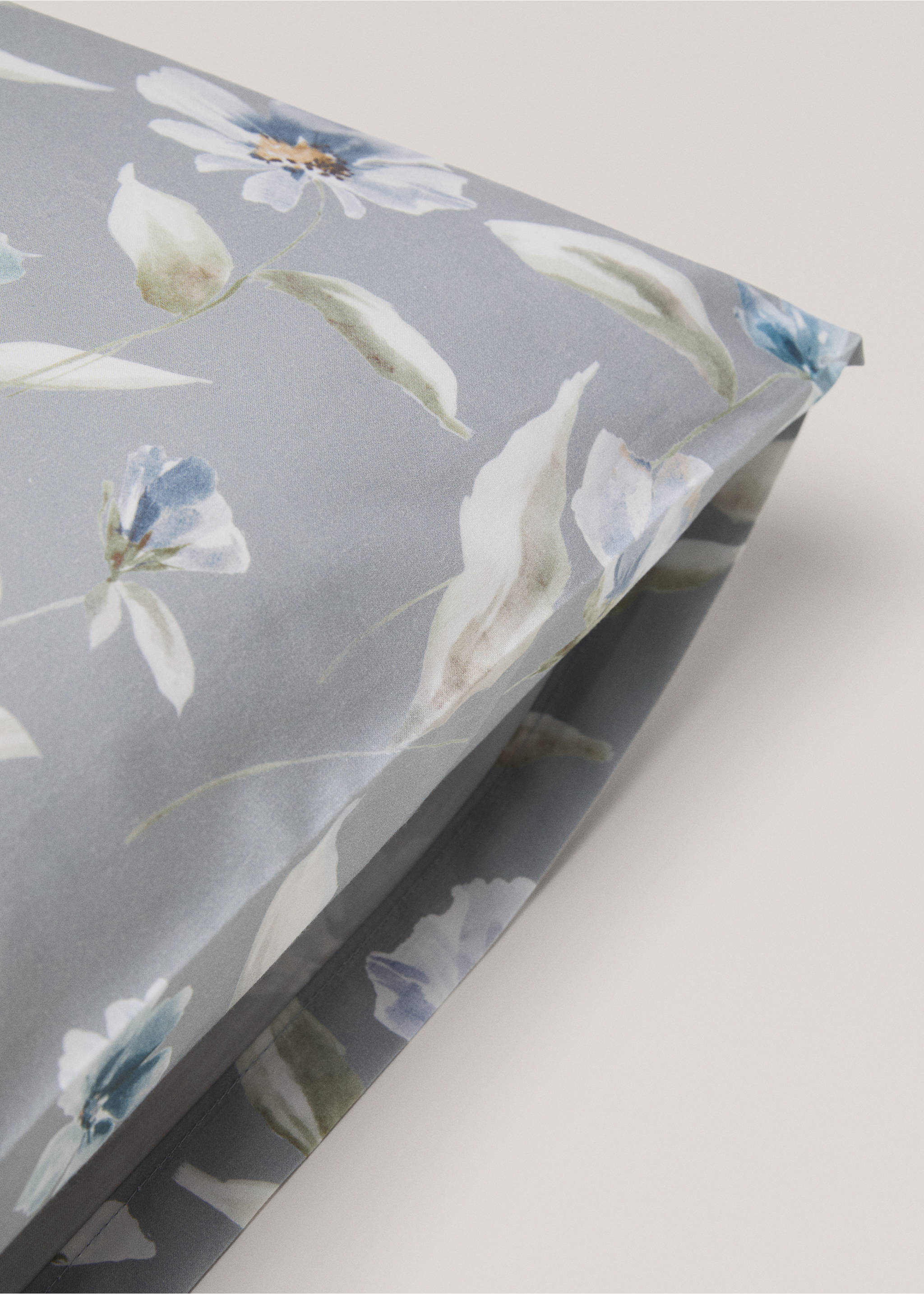 Pillowcase with floral design 50x75cm - Details of the article 1, Aqua Green. Ref: 77010631-00.